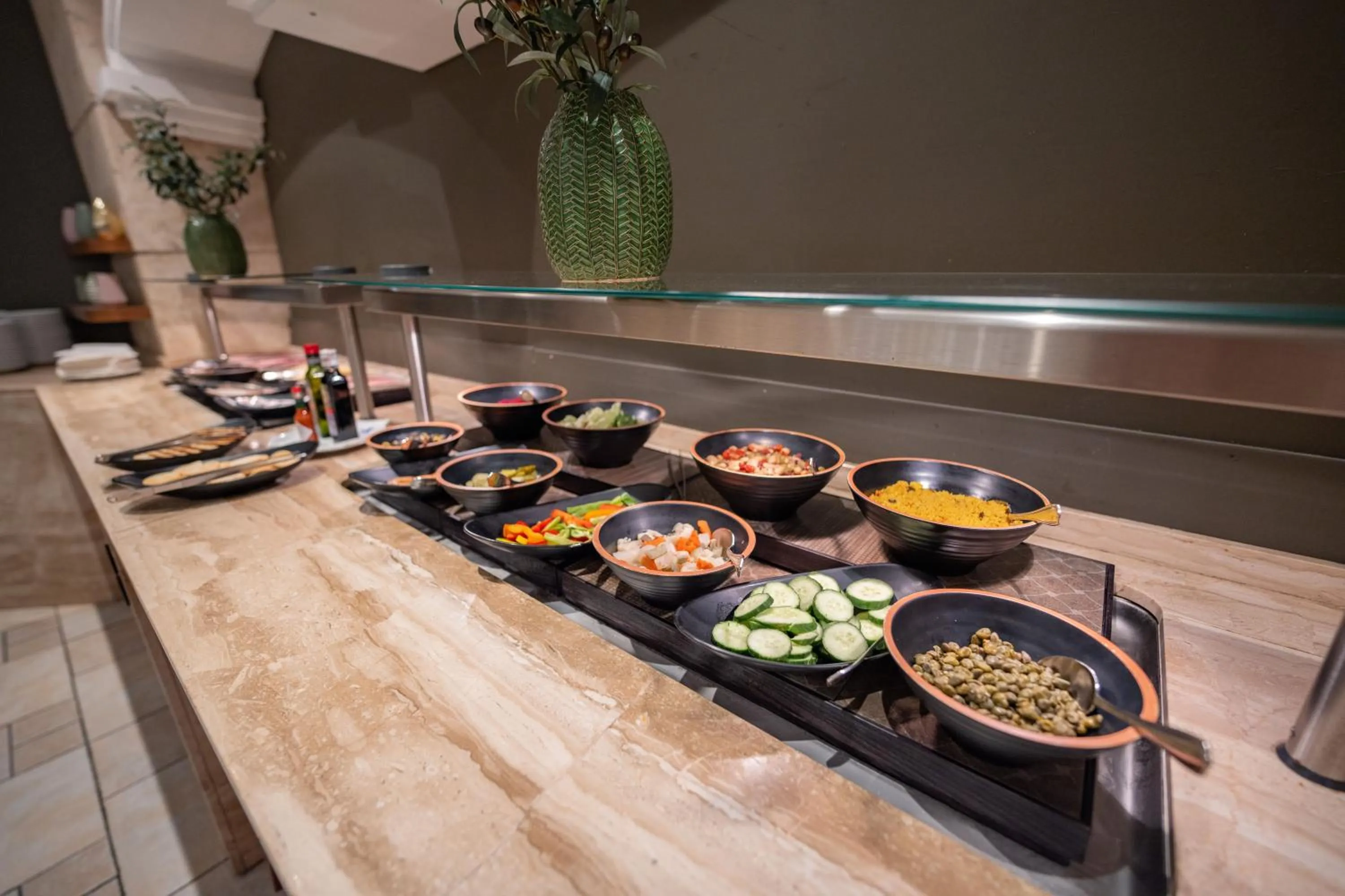 Restaurant/places to eat in Maritim Antonine Hotel & Spa