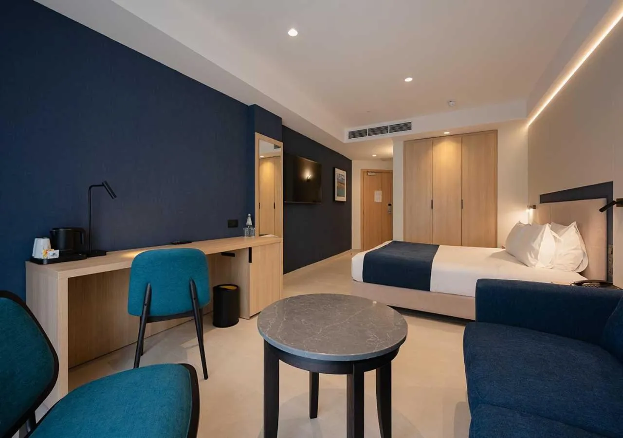 Bed in Maritim Antonine Hotel & Spa