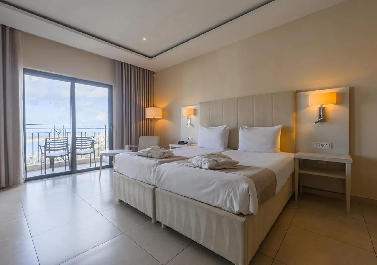 Bed in Maritim Antonine Hotel & Spa