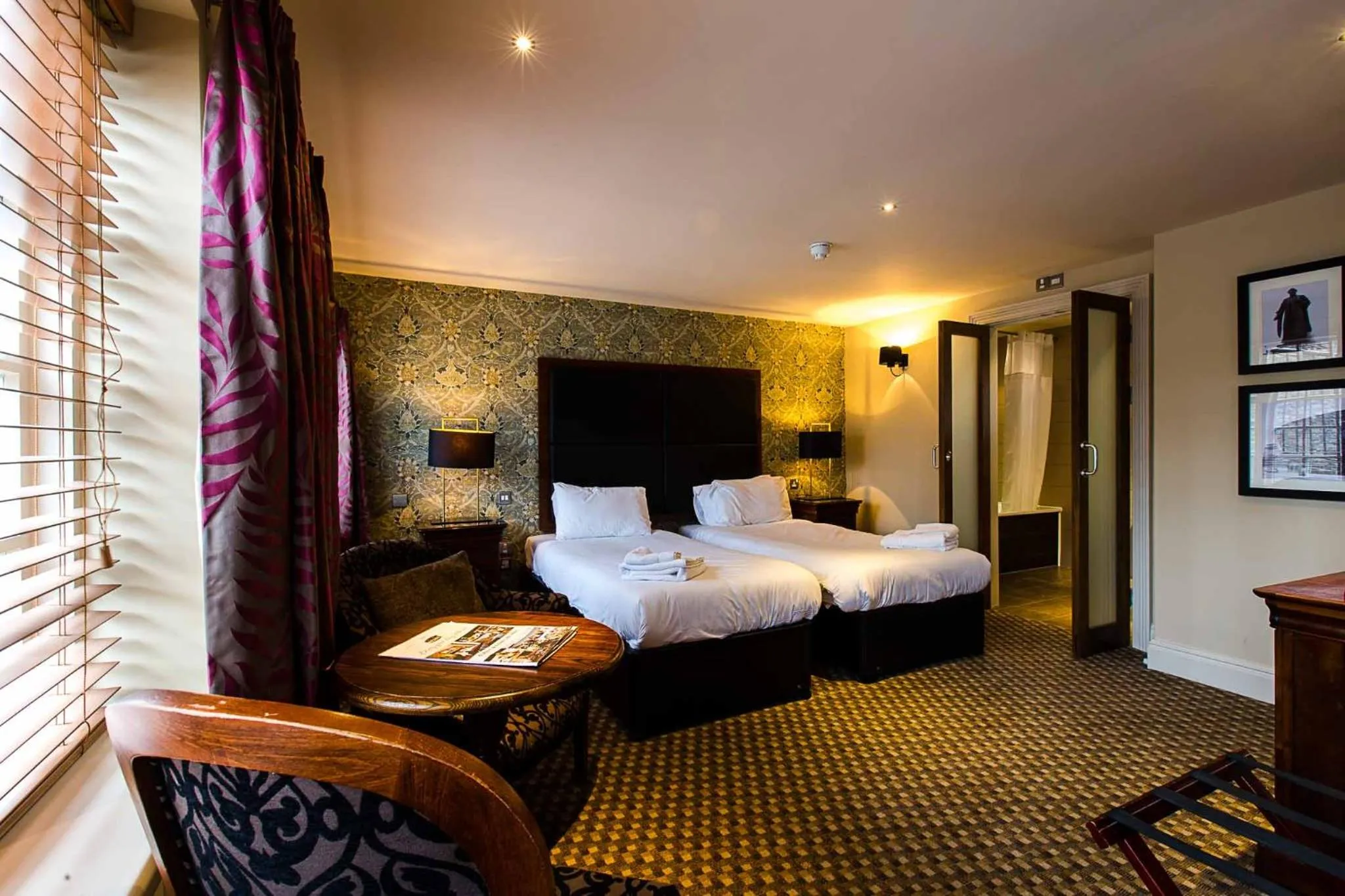 Photo of the whole room, Bed in Maltsters