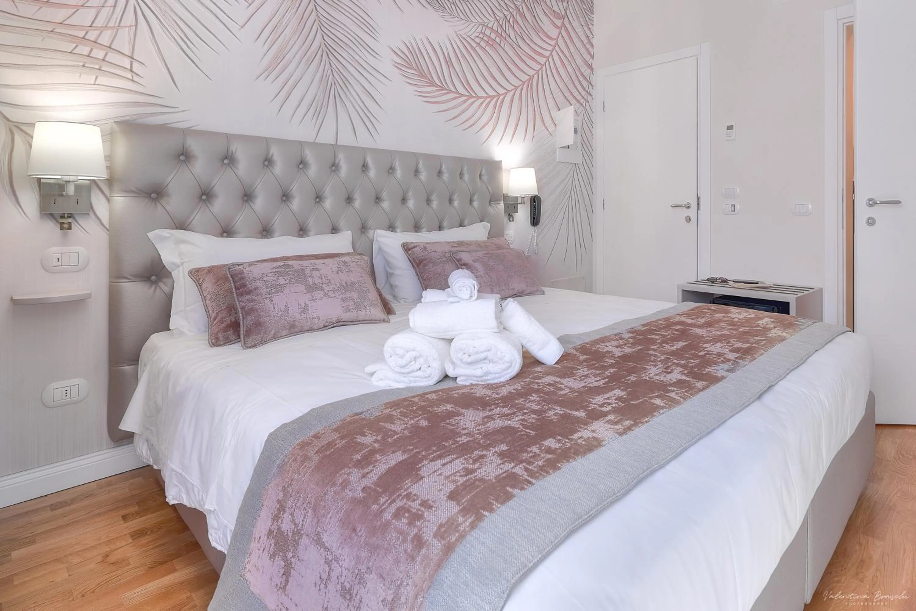 Photo of the whole room, Bed in Hotel Cosmos