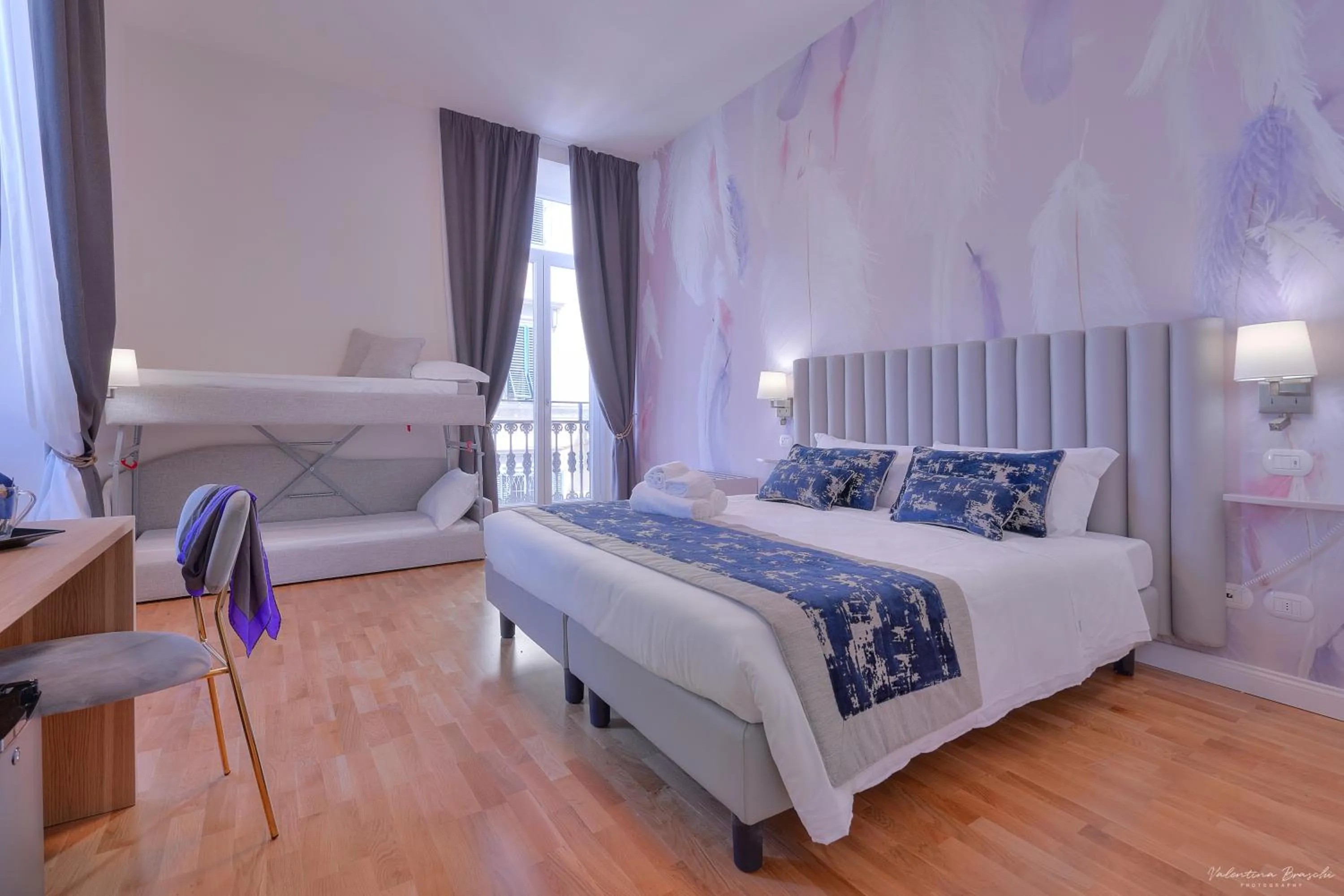 Photo of the whole room, Bed in Hotel Cosmos