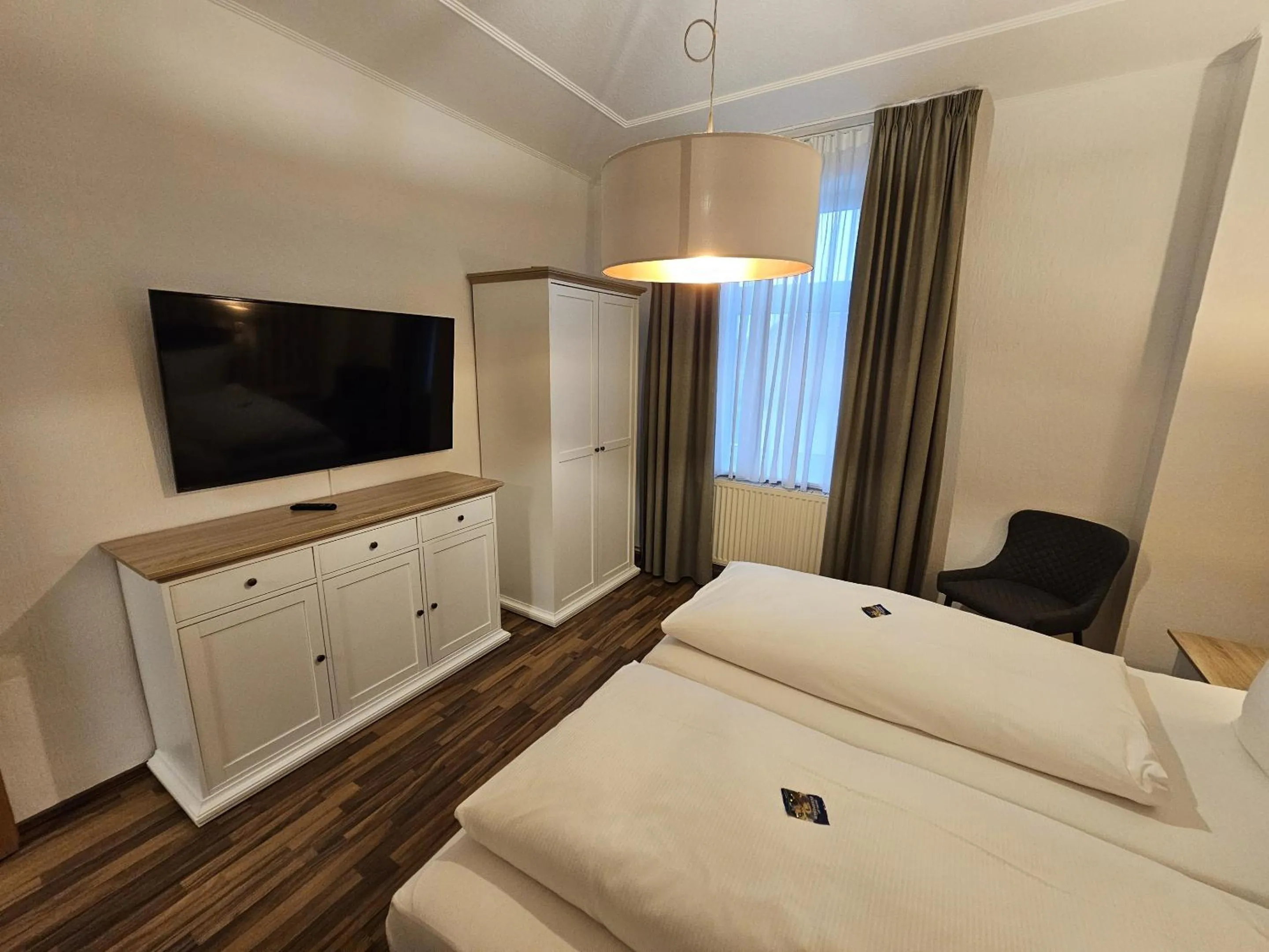 Bedroom, Bed in Parkhotel Senftenberg