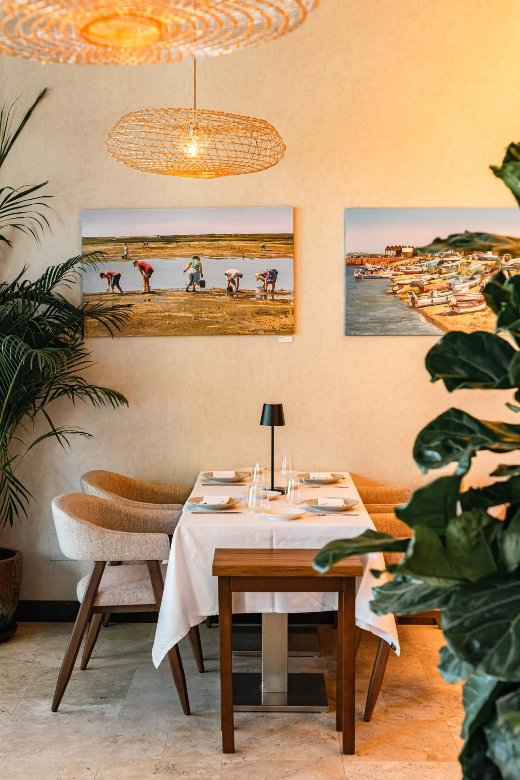 Restaurant/places to eat in Real Marina Hotel & Spa