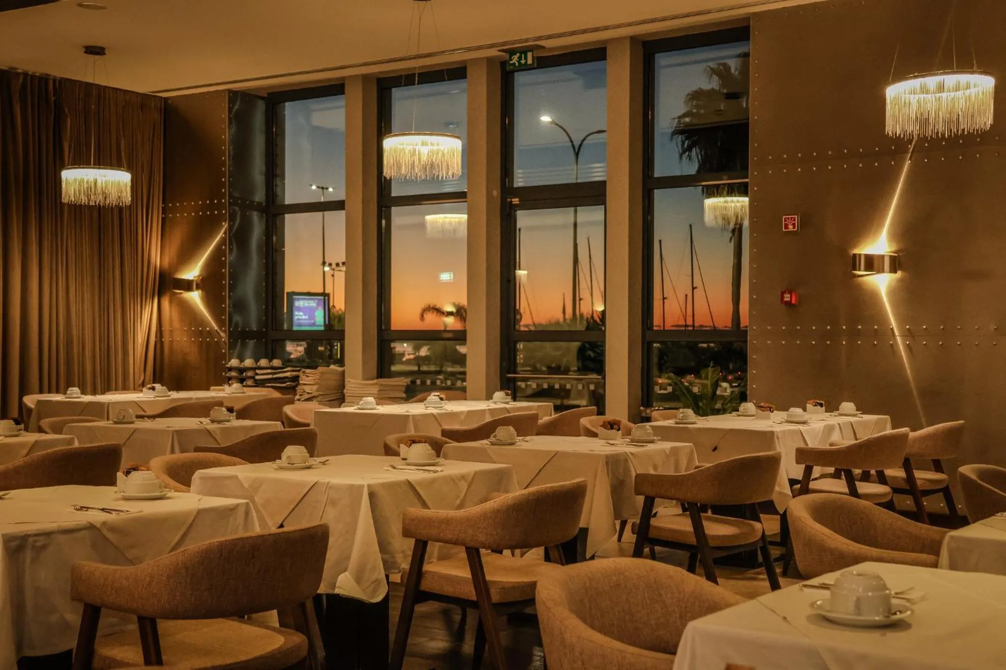 Restaurant/places to eat in Real Marina Hotel & Spa