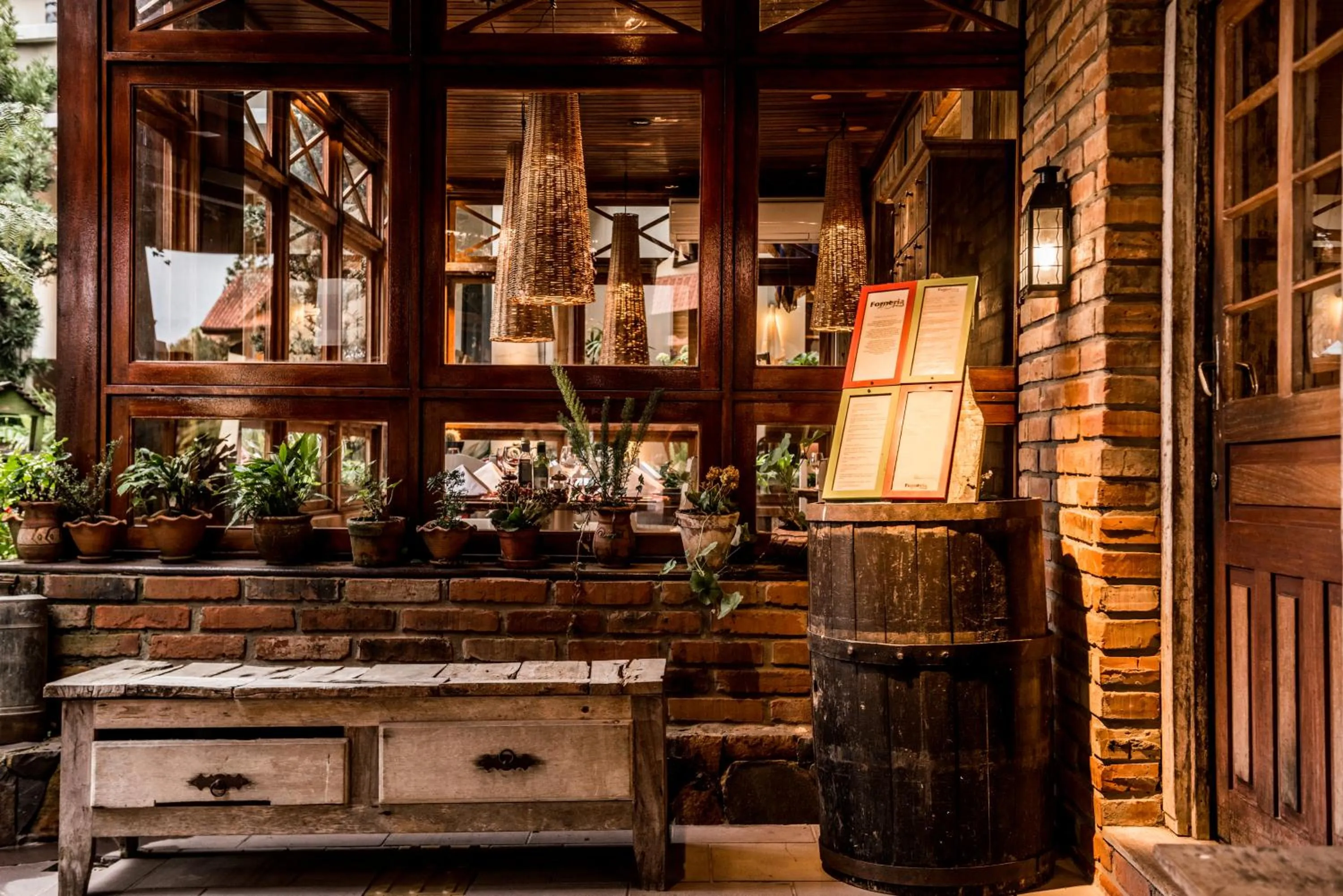 Restaurant/places to eat in Wish Serrano Resort