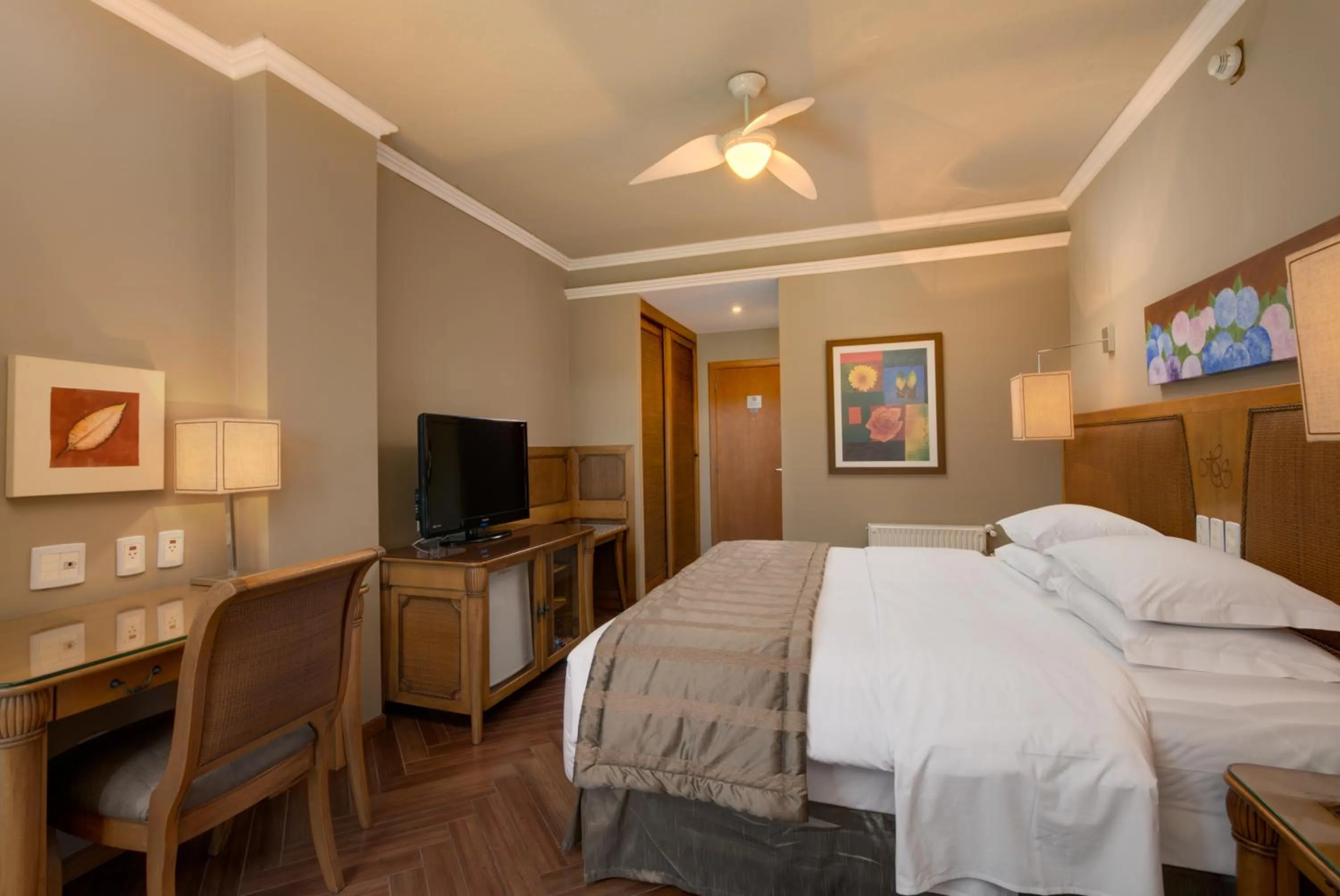 Bed in Wish Serrano Resort