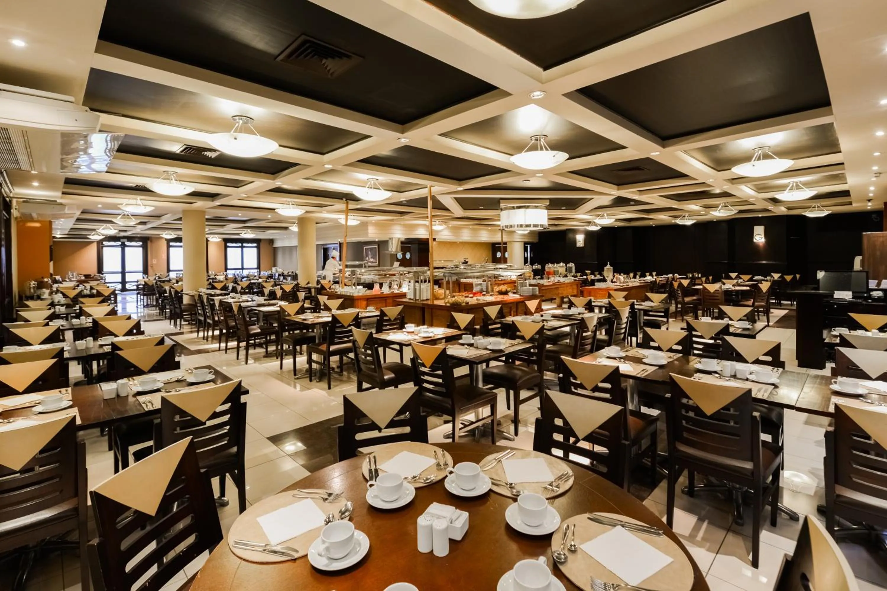 Restaurant/places to eat in Wish Serrano Resort