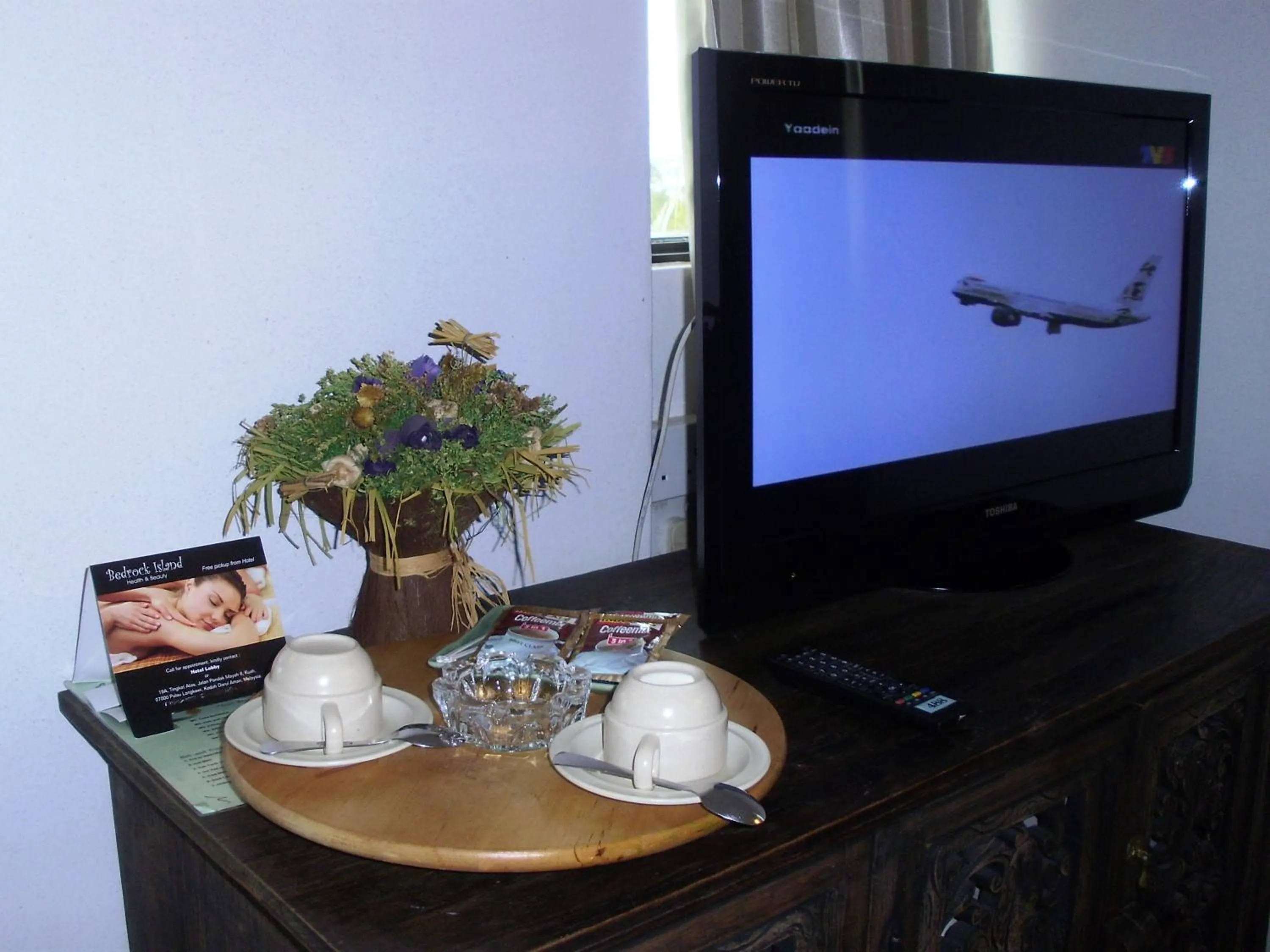 TV and multimedia in Eagle Bay Hotel