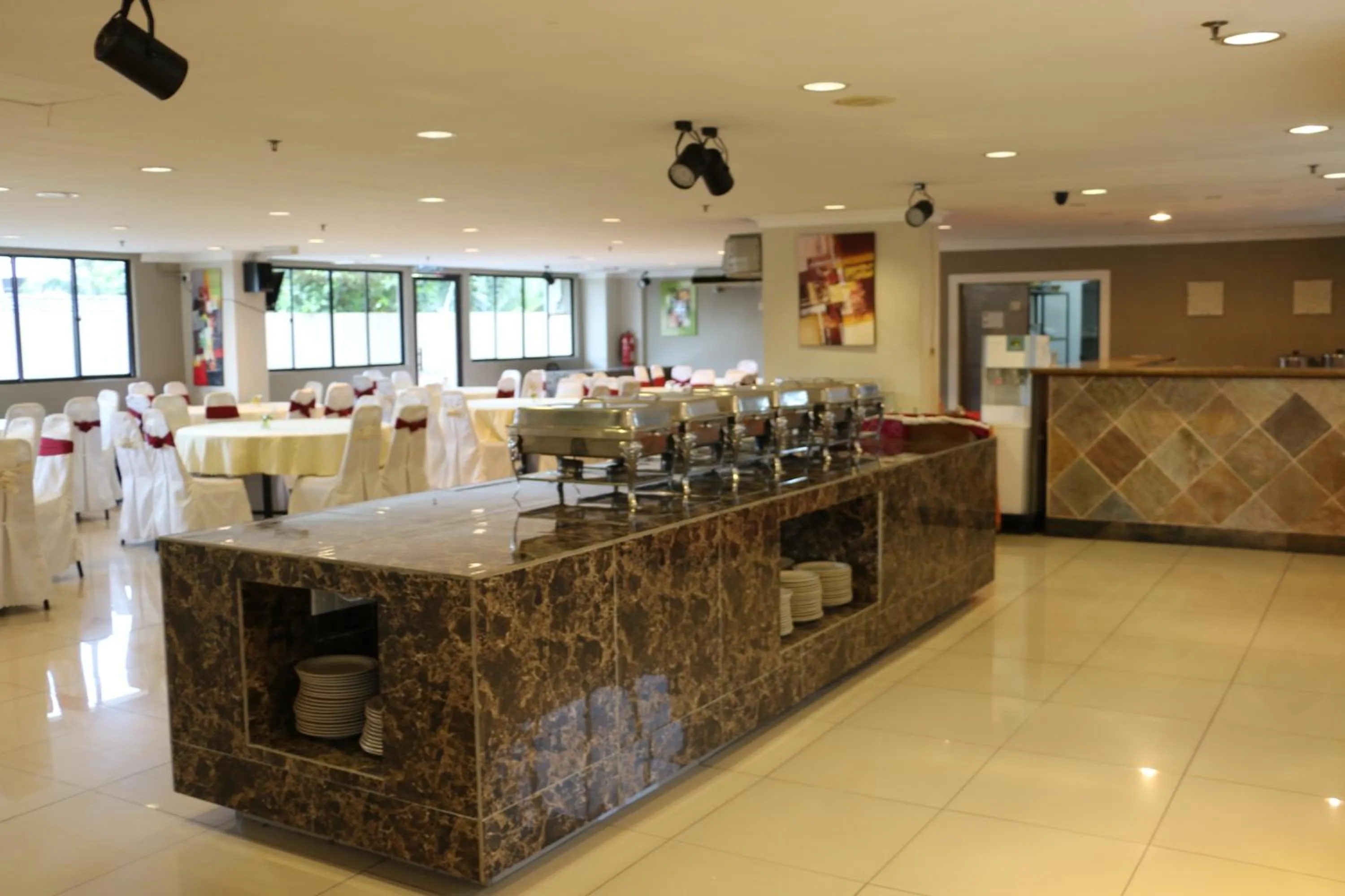 Dining area in Eagle Bay Hotel