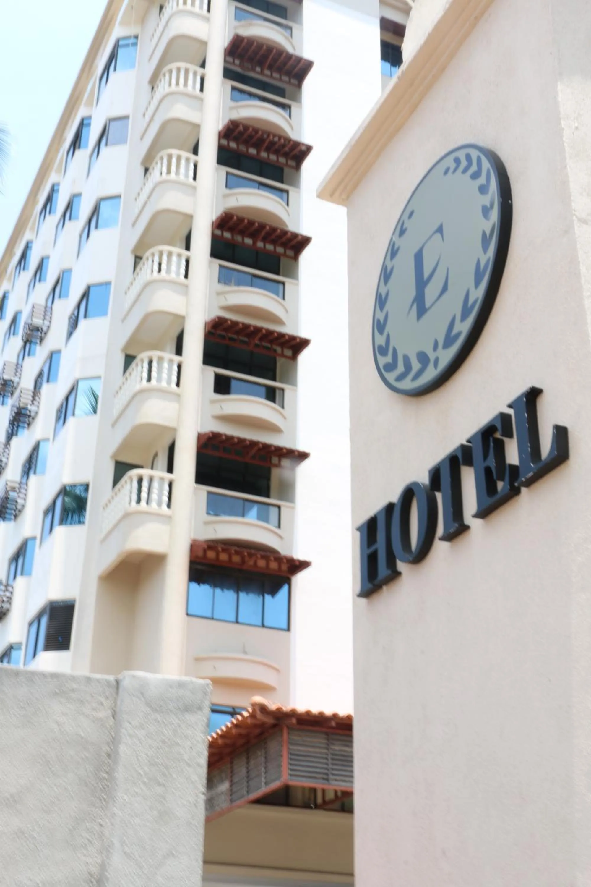 Facade/entrance in Eagle Bay Hotel