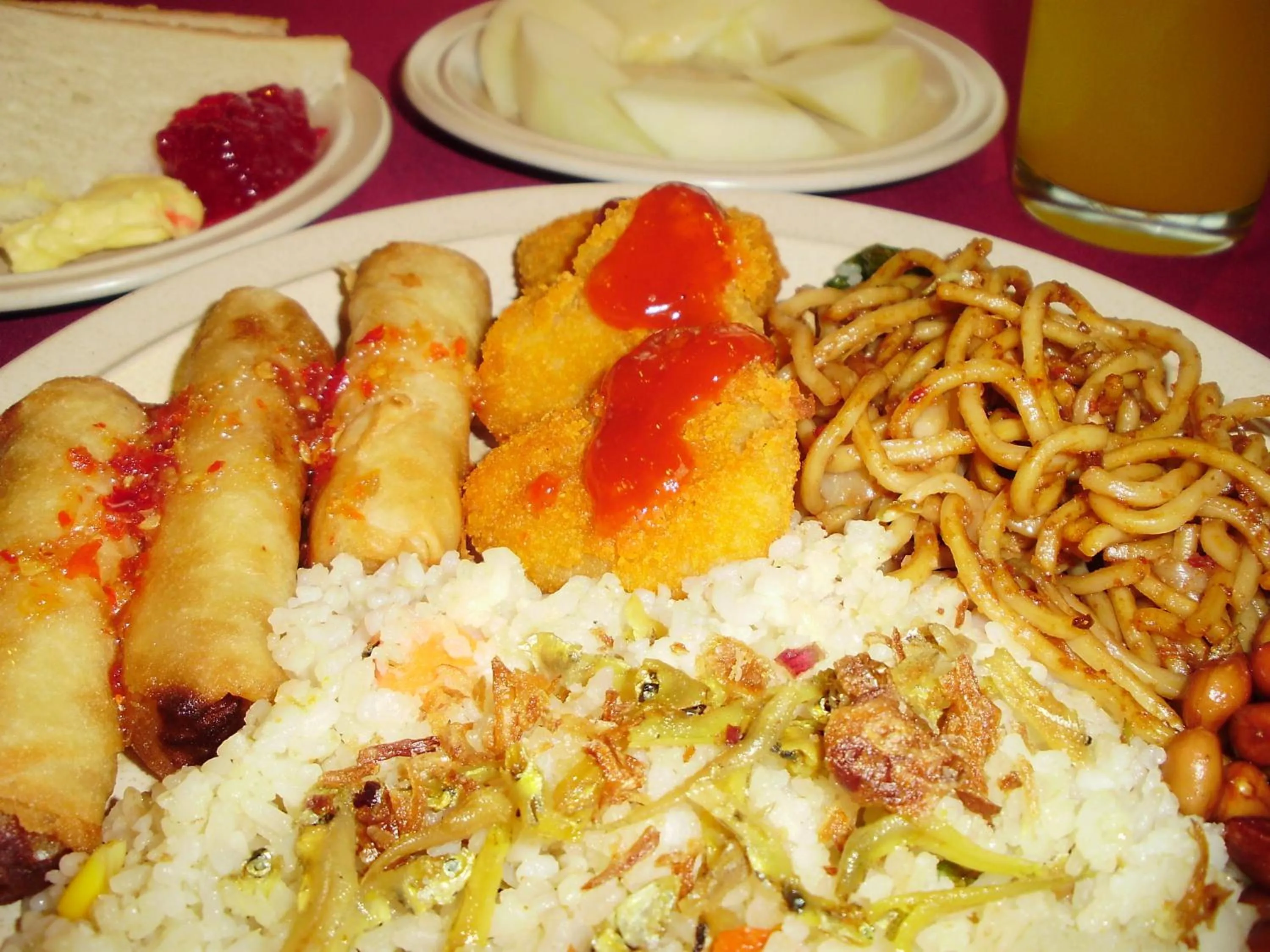 Food and drinks in Eagle Bay Hotel