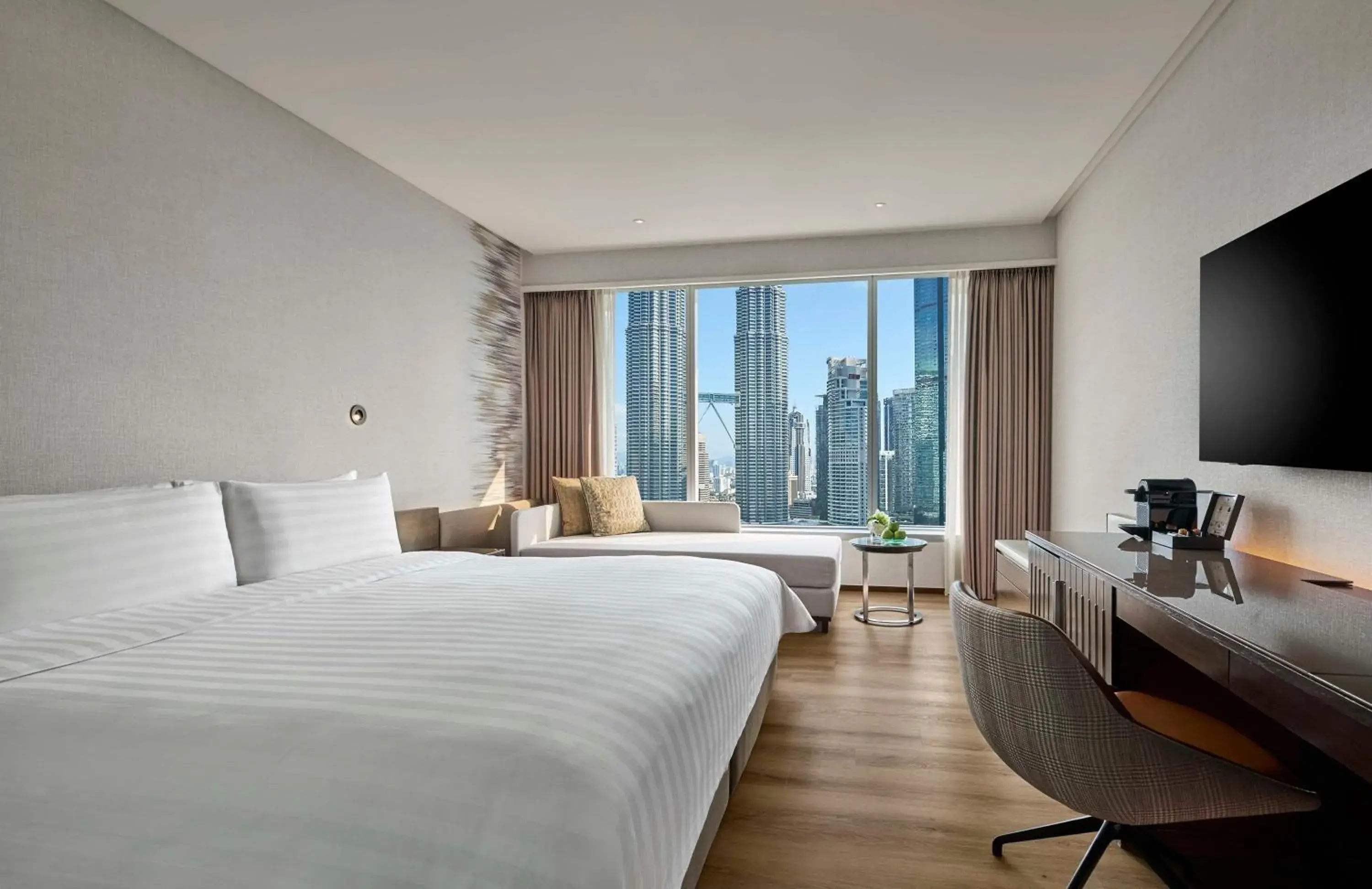 Bedroom, Bed in Traders Hotel, Kuala Lumpur Bedroom, Bed in Traders Hotel, Kuala Lumpur