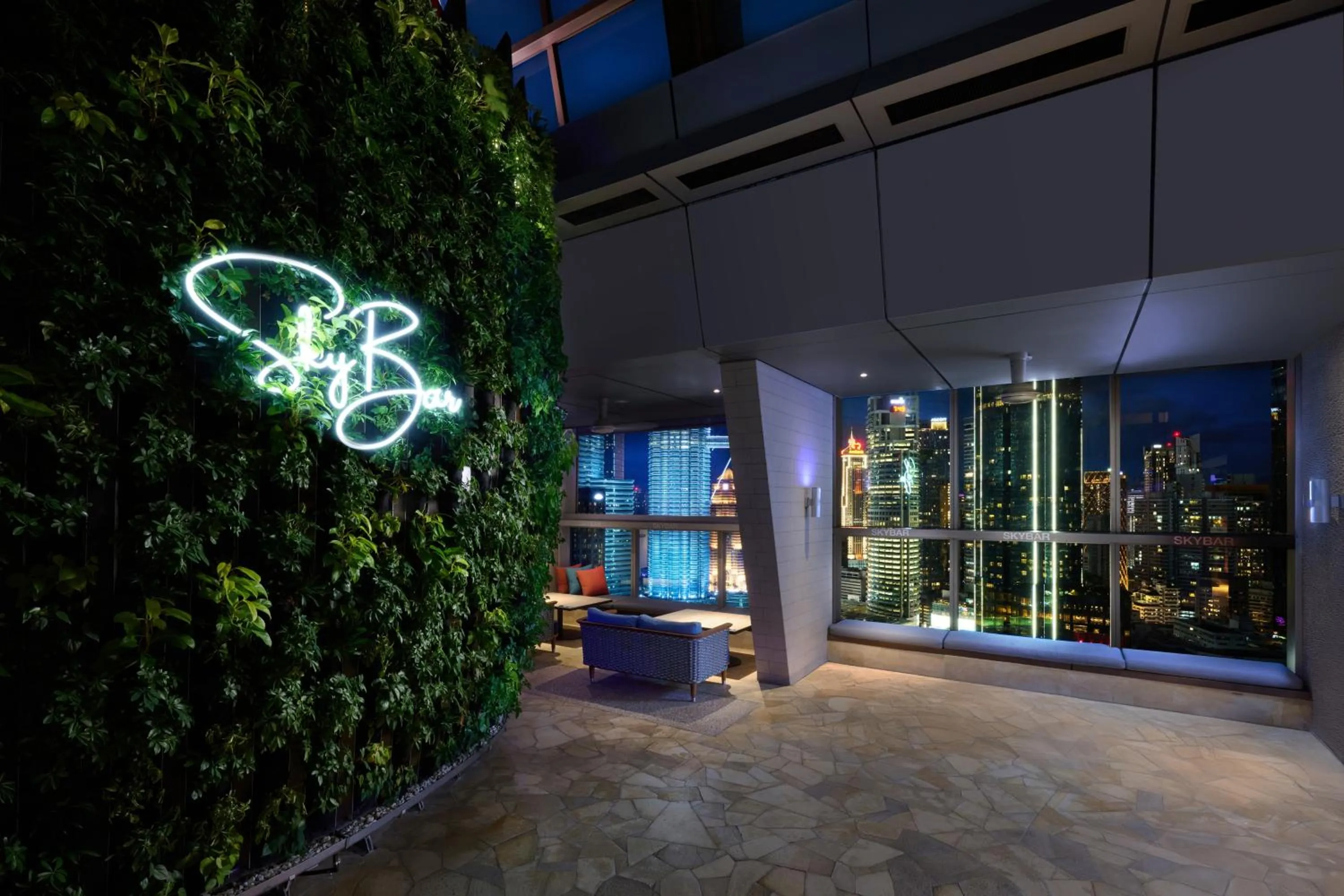 Lounge or bar in Traders Hotel, Kuala Lumpur