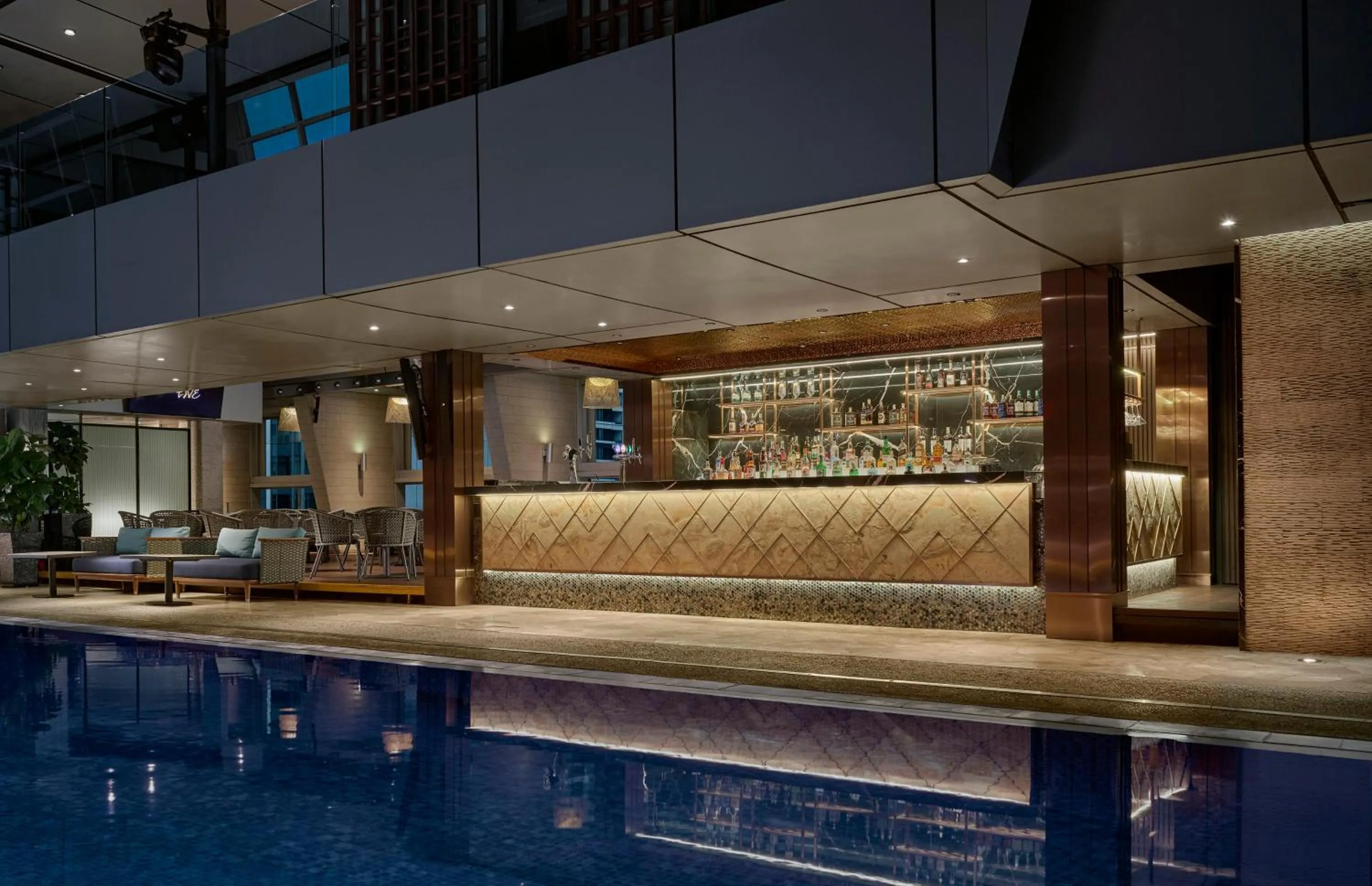 Lounge or bar in Traders Hotel, Kuala Lumpur