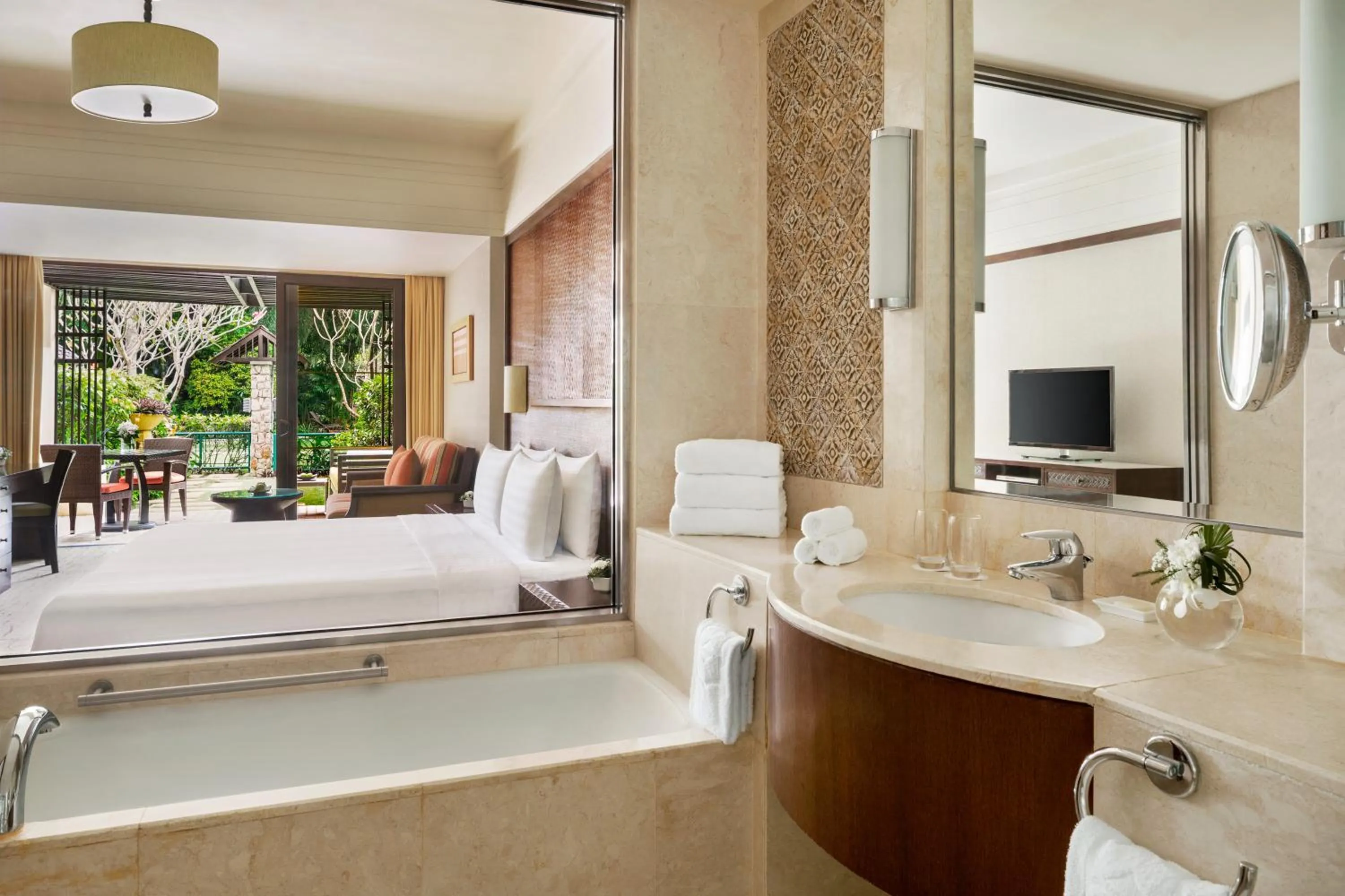 Toilet, Bed in Shangri-La Rasa Sayang, Penang