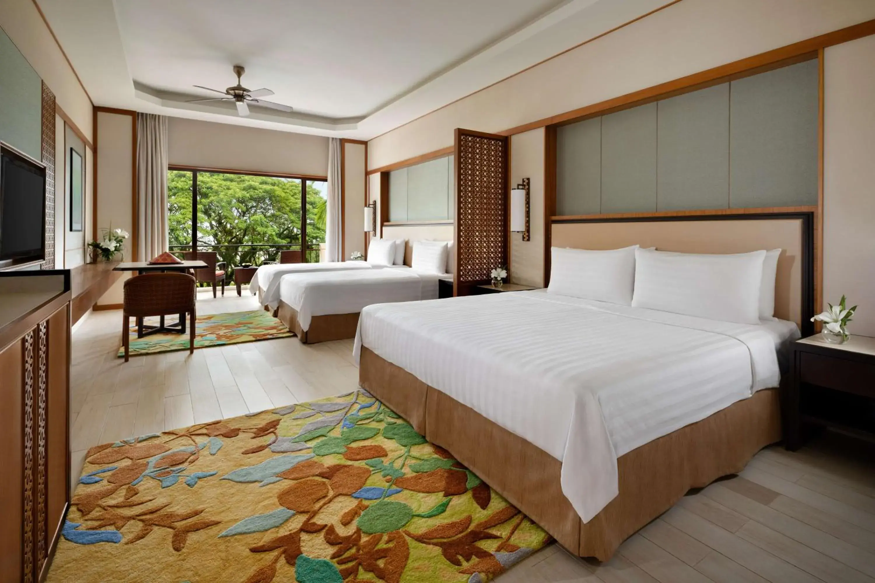 Photo of the whole room, Bed in Shangri-La Rasa Sayang, Penang