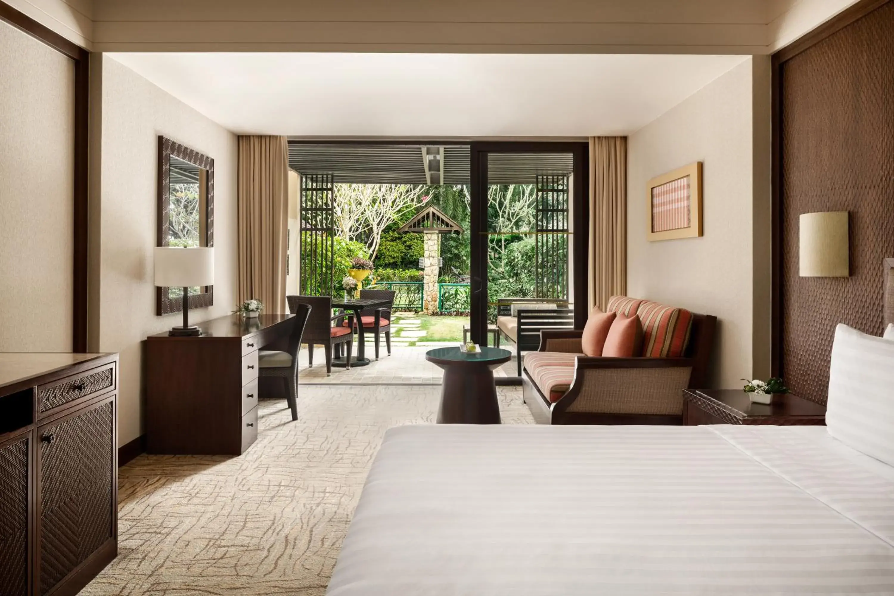 View (from property/room), Bed in Shangri-La Rasa Sayang, Penang