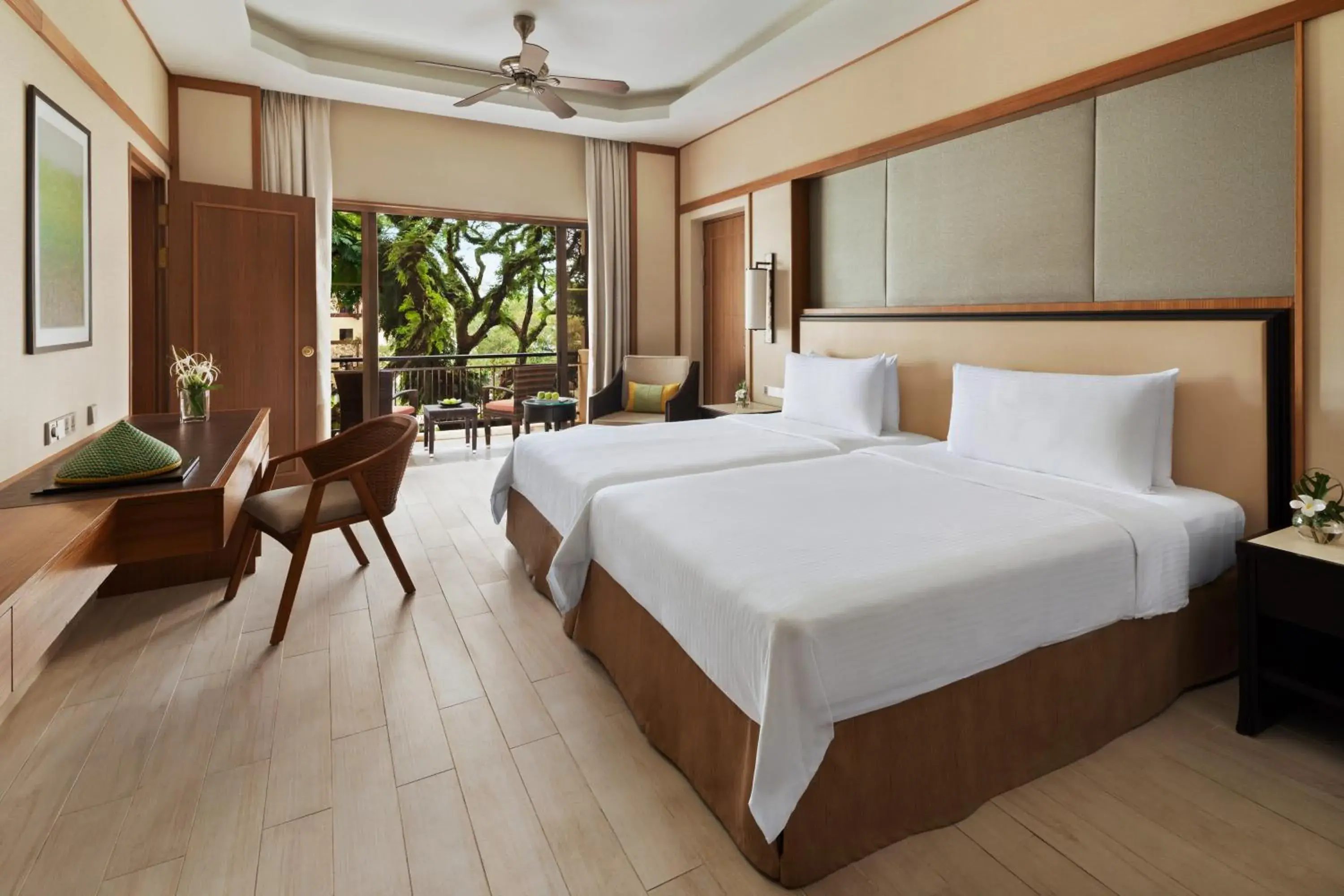 Bed in Shangri-La Rasa Sayang, Penang