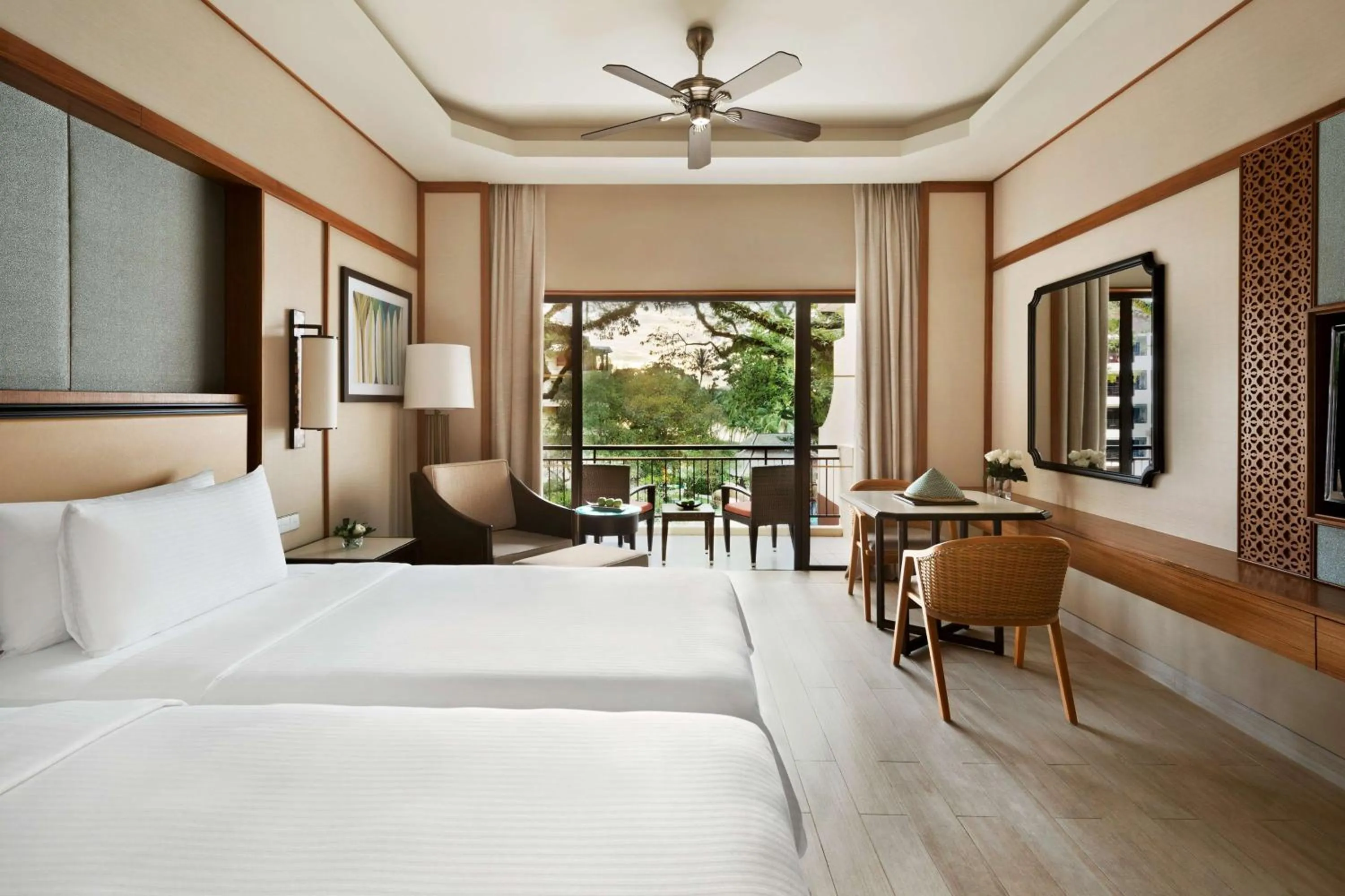 Photo of the whole room, Bed in Shangri-La Rasa Sayang, Penang