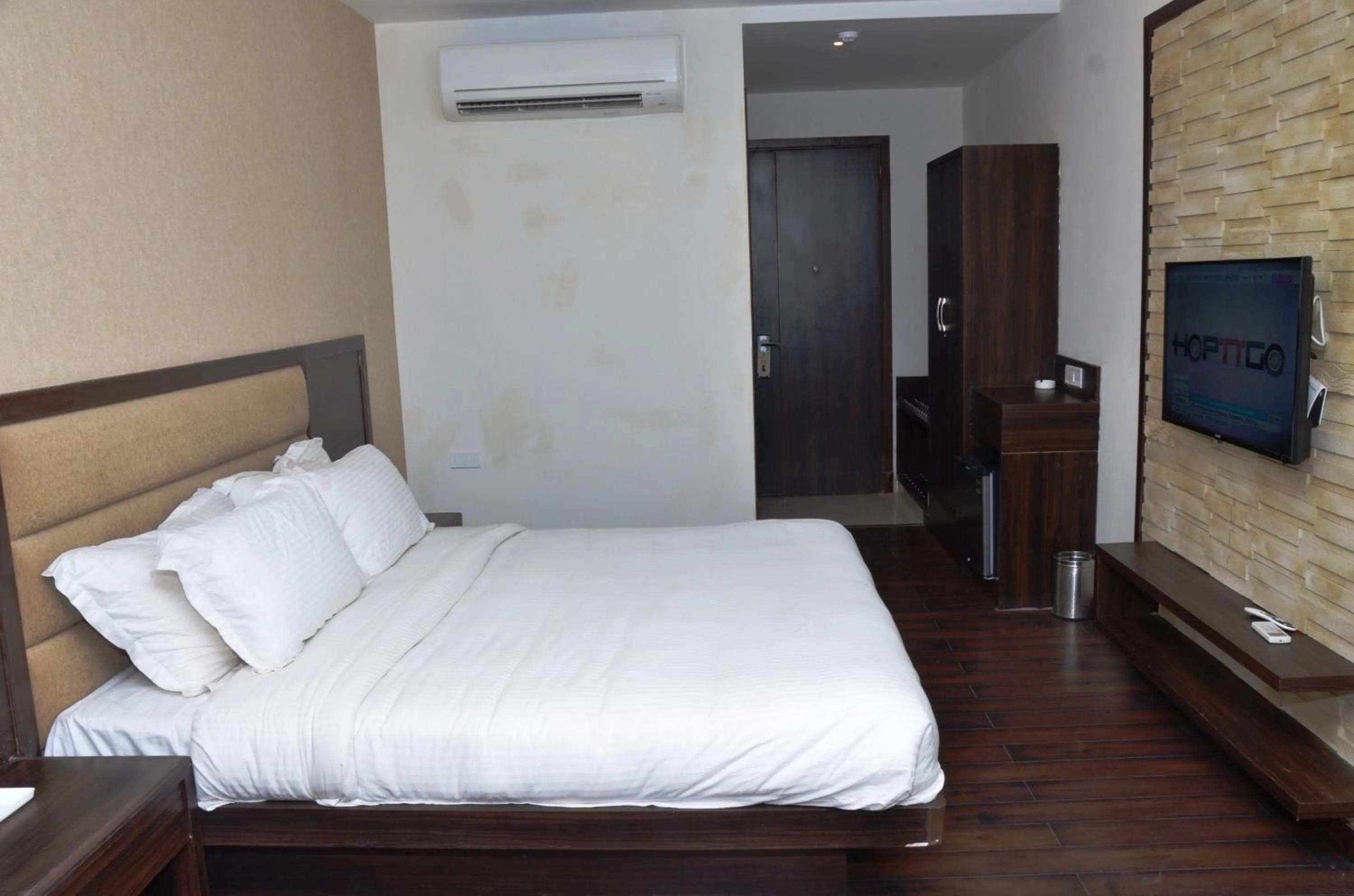 Photo of the whole room in Hotel Fortune Blue