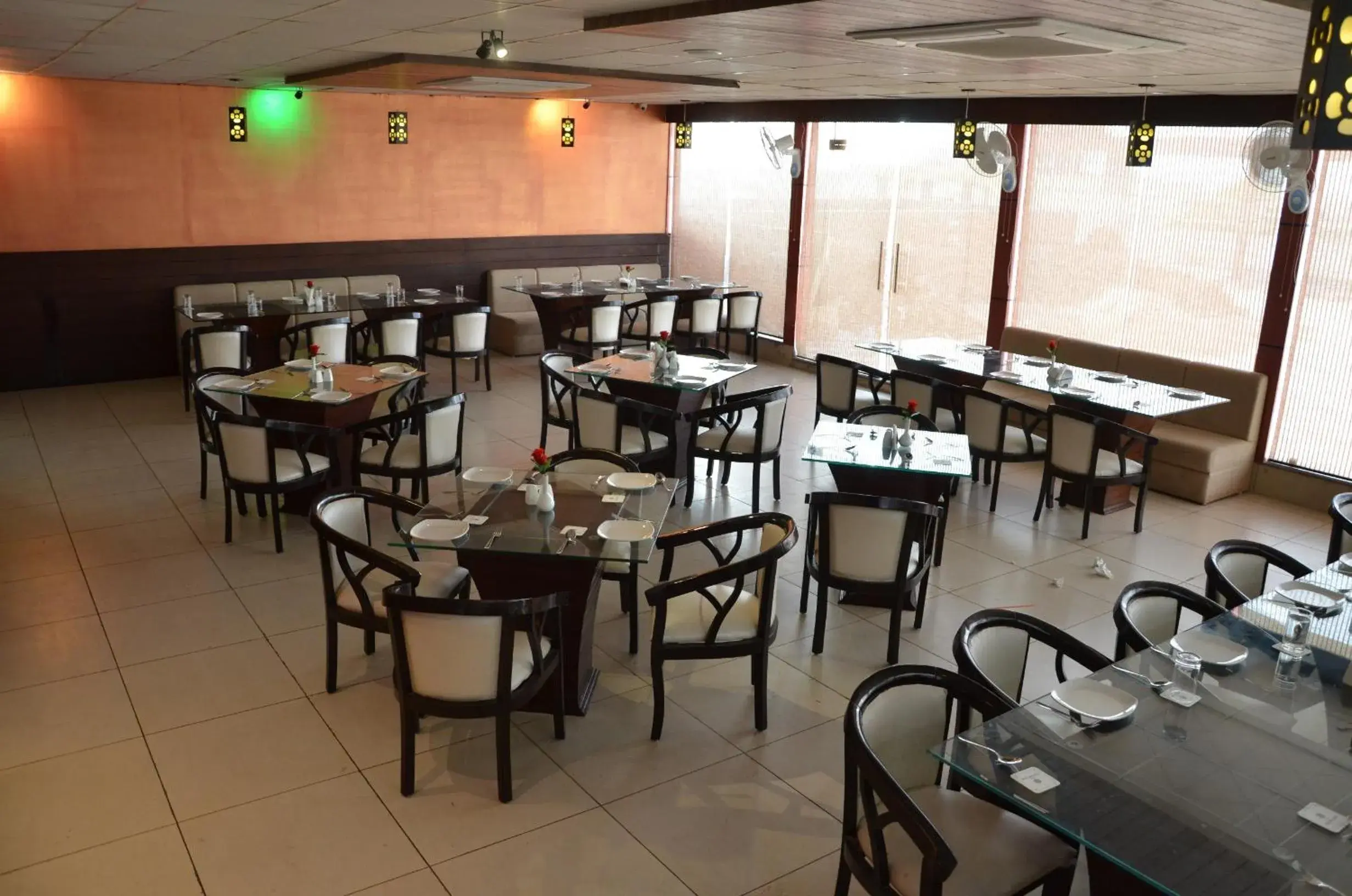 Restaurant/places to eat in Hotel Fortune Blue Restaurant/places to eat in Hotel Fortune Blue