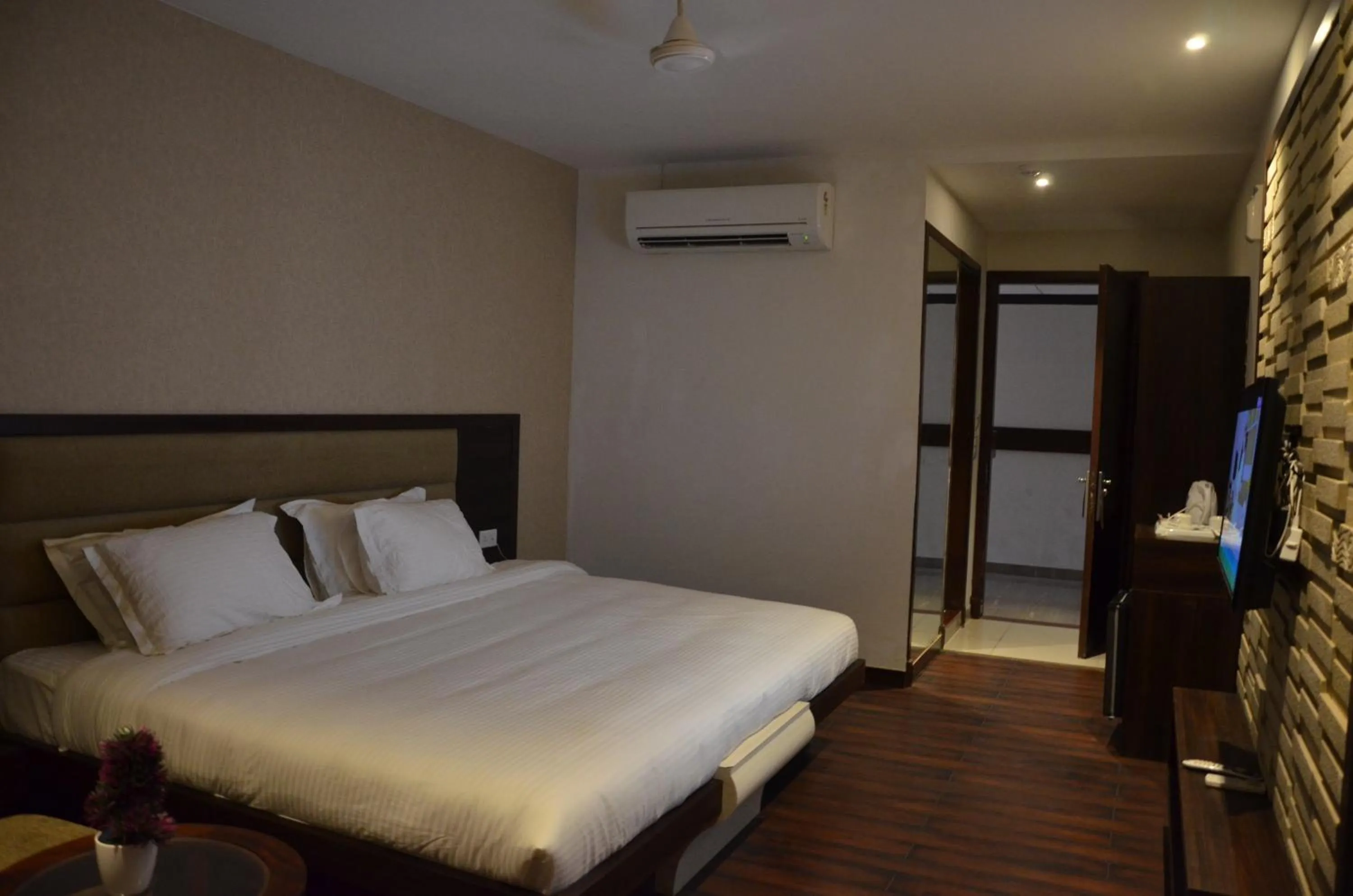 Photo of the whole room in Hotel Fortune Blue