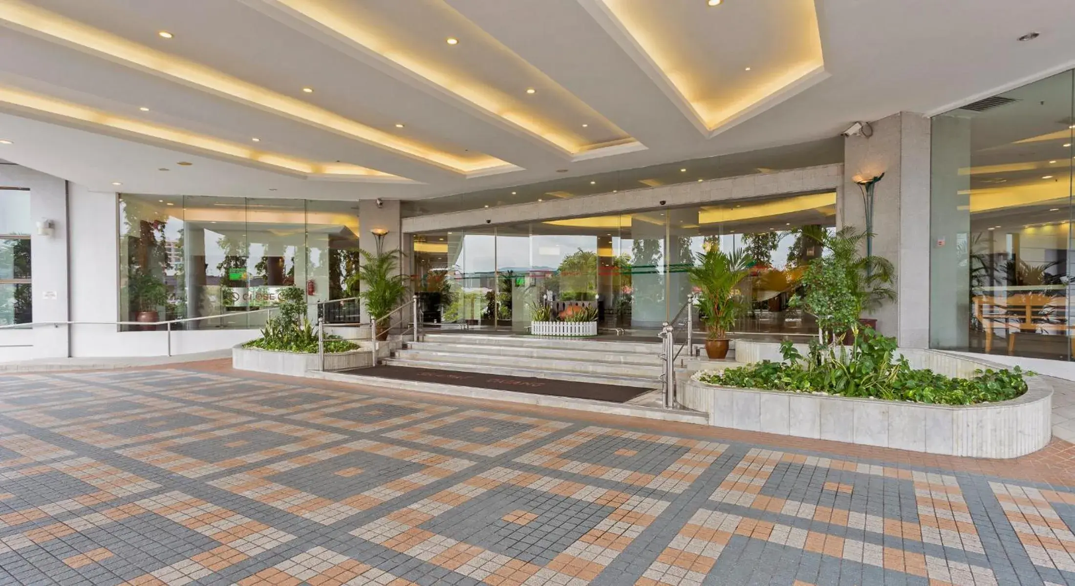 Facade/entrance in Bayview Hotel Langkawi Facade/entrance in Bayview Hotel Langkawi