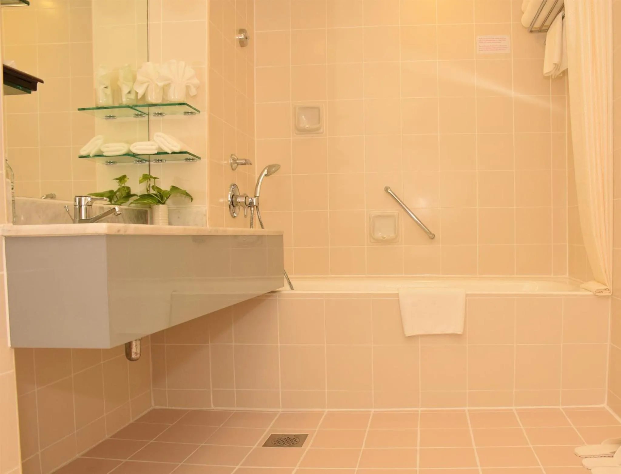 Bathroom in Bayview Hotel Langkawi