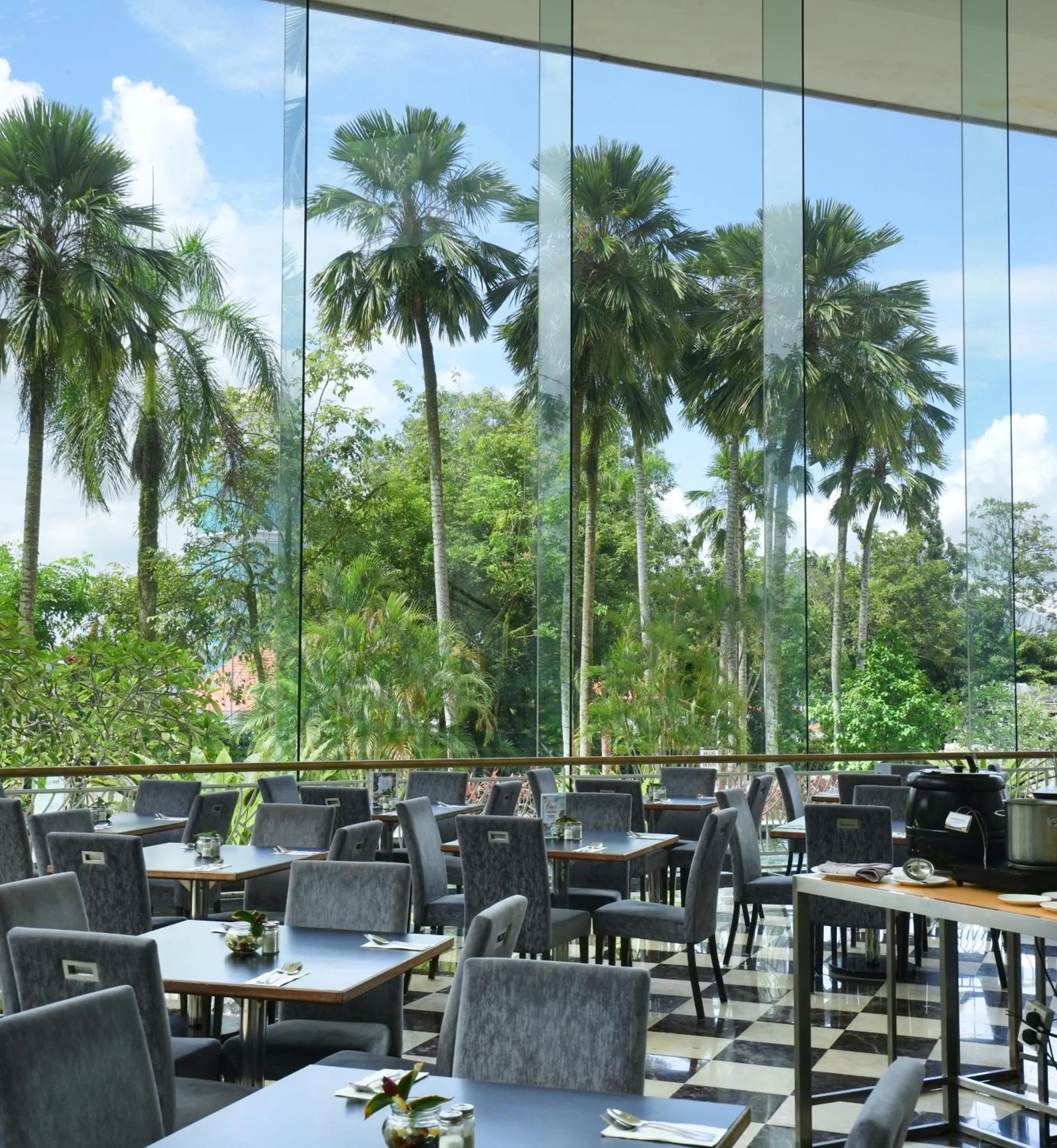 Restaurant/places to eat in Thistle Johor Bahru