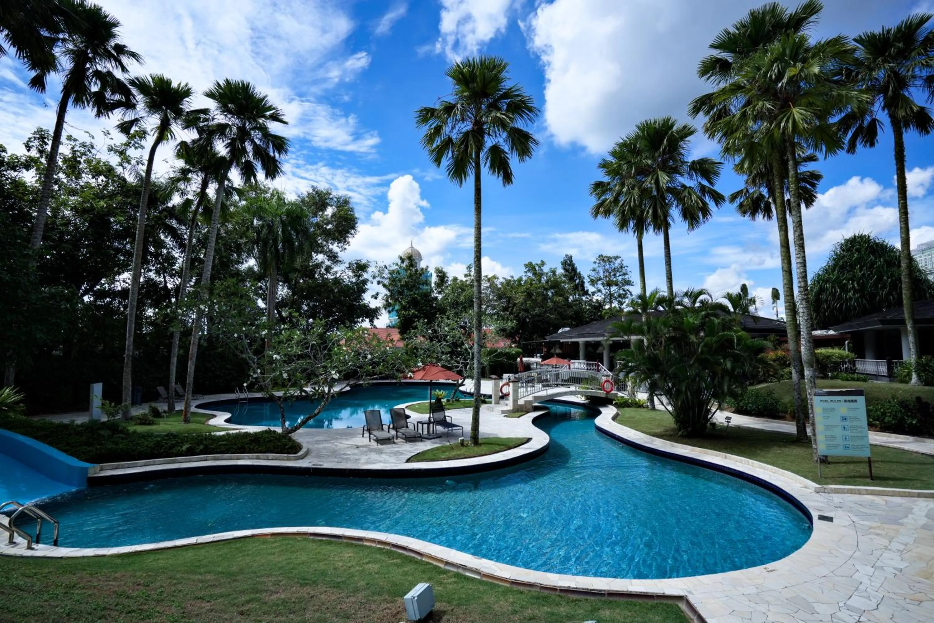 Swimming pool in Thistle Johor Bahru
