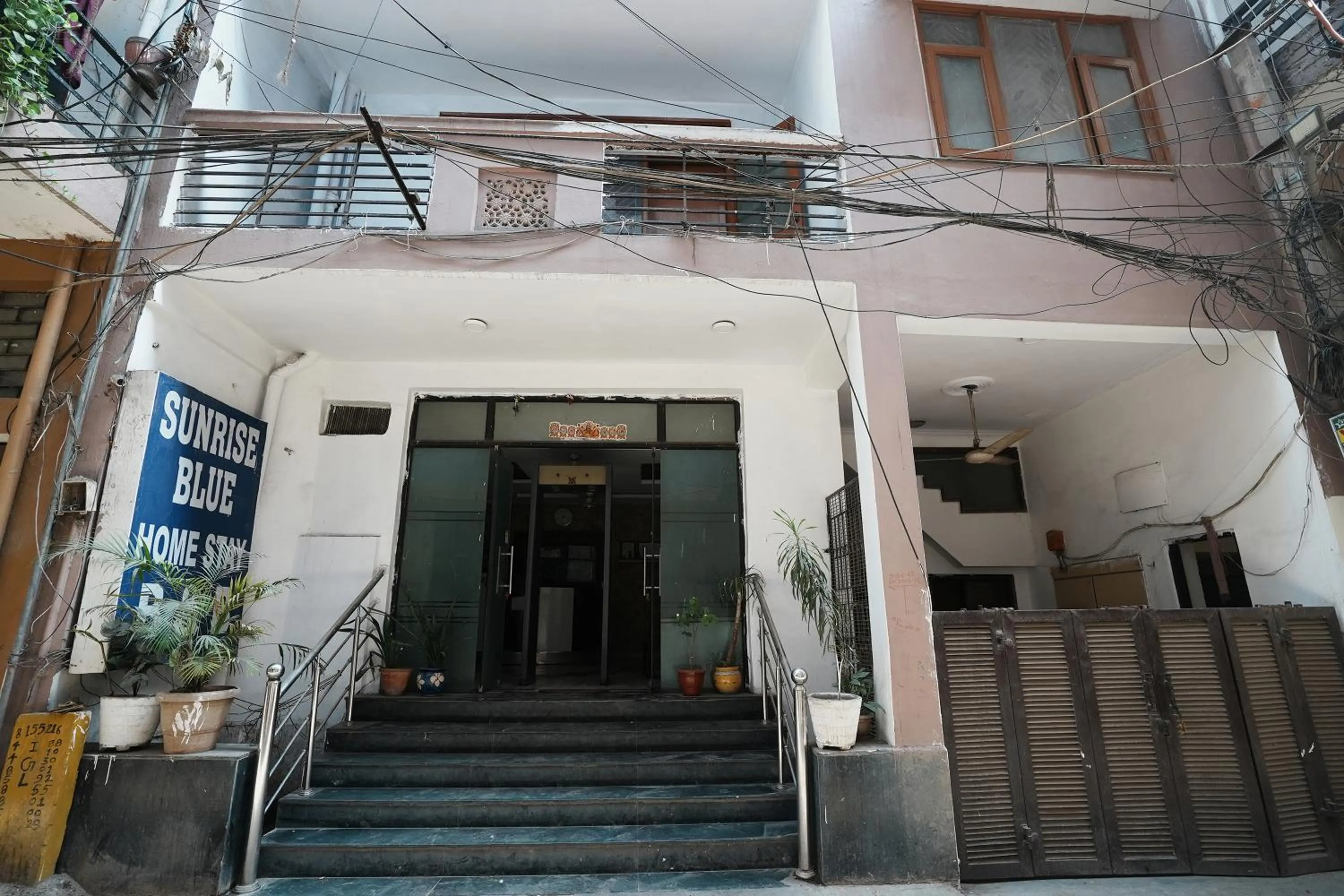 Facade/entrance in Hotel Sunrise Moon