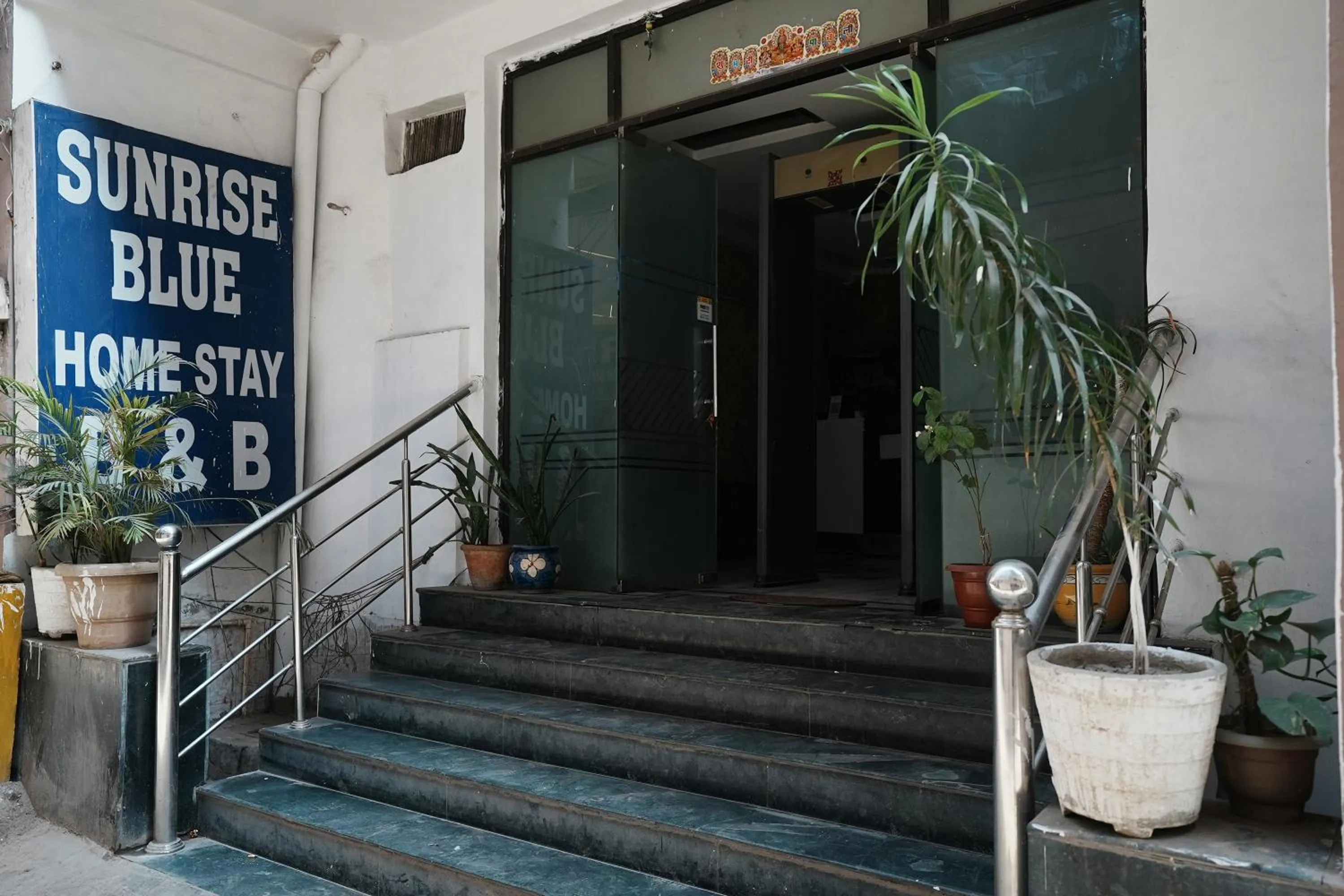 Facade/entrance in Hotel Sunrise Moon