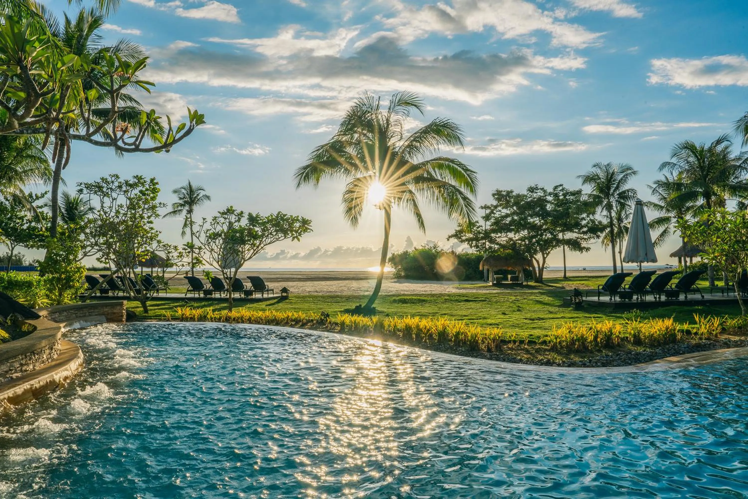 Pool view in Shangri-La Rasa Ria, Kota Kinabalu
