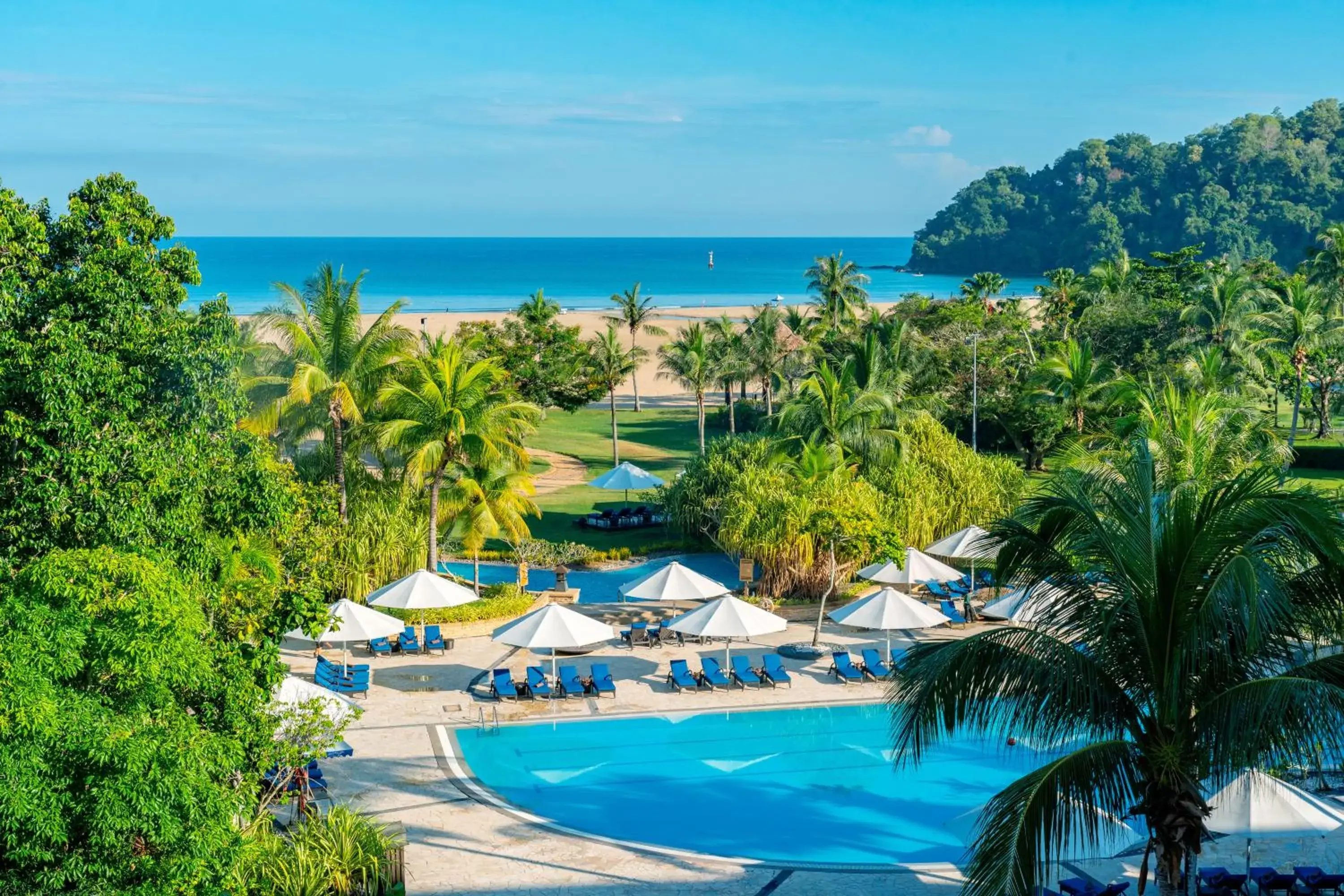 Pool view in Shangri-La Rasa Ria, Kota Kinabalu Pool view in Shangri-La Rasa Ria, Kota Kinabalu