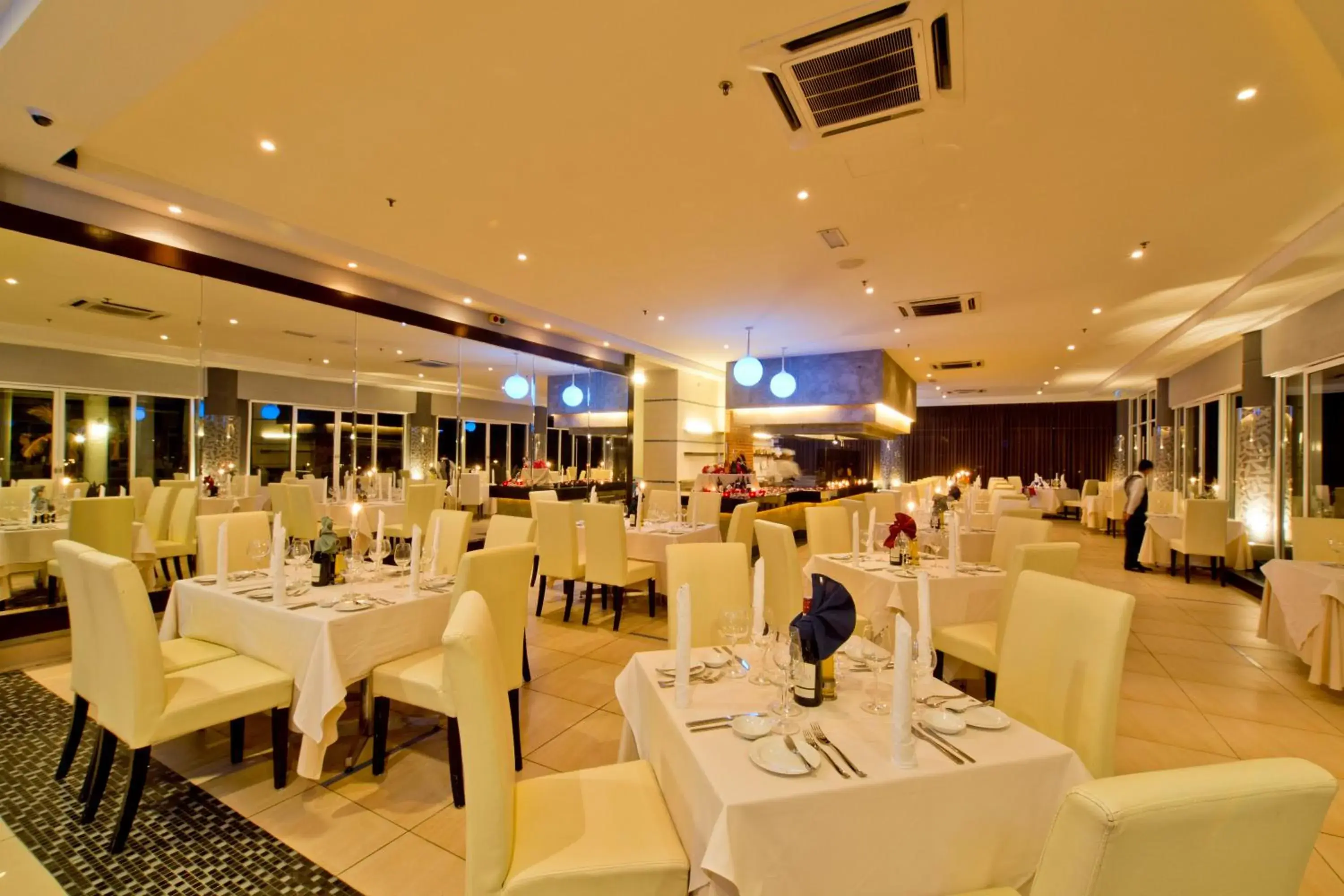 Restaurant/places to eat in Thistle Port Dickson Resort Restaurant/places to eat in Thistle Port Dickson Resort