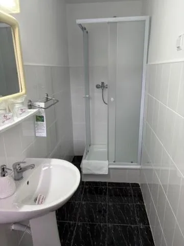 Shower in Vila Gabriel