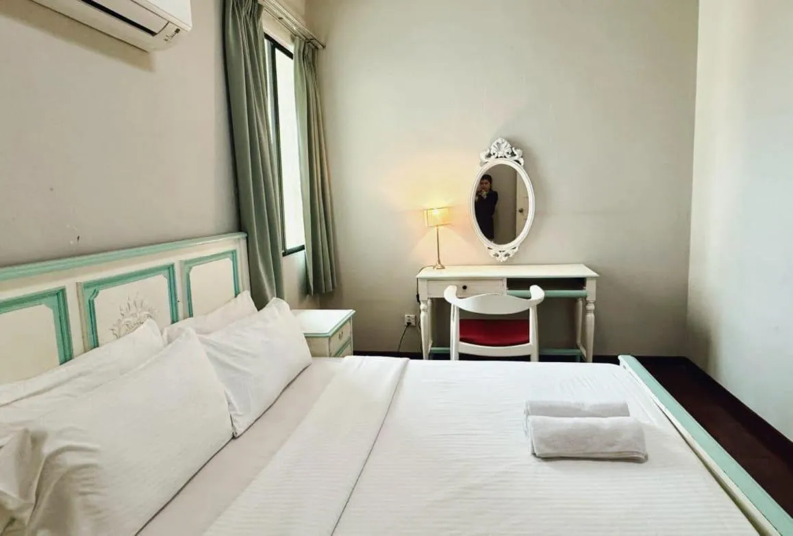 Bedroom, Bed in Century Bay Private Residences