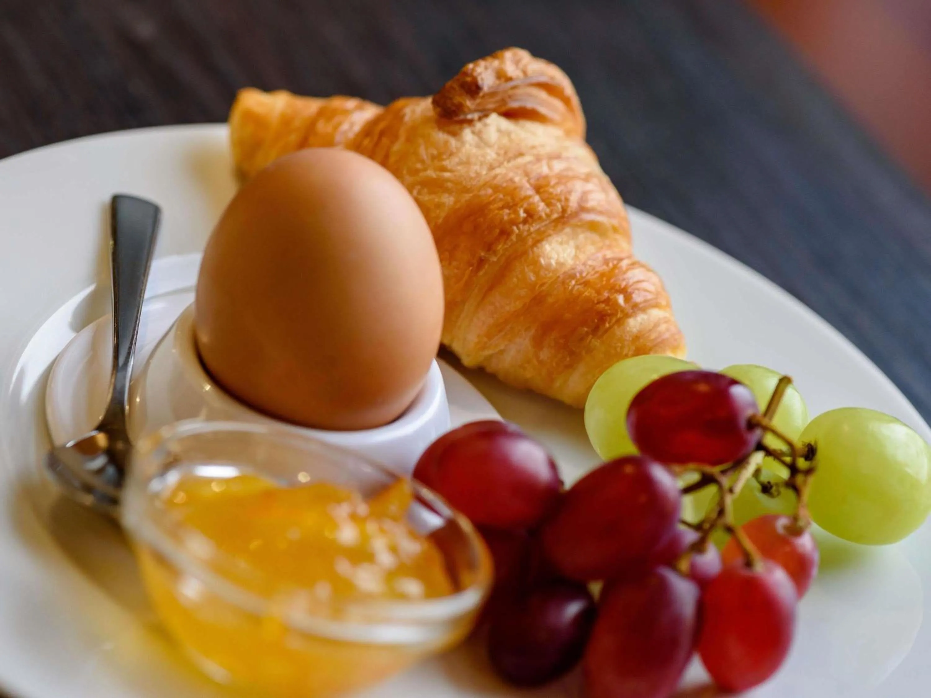 Breakfast in Aparthotel Adagio Frankfurt City Messe