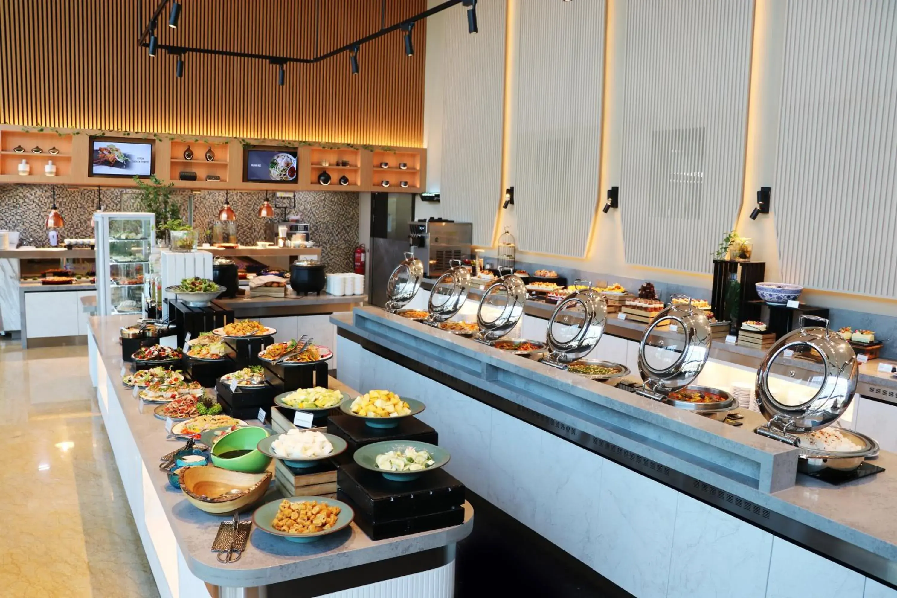 Restaurant/places to eat in Eastin Hotel Penang Restaurant/places to eat in Eastin Hotel Penang