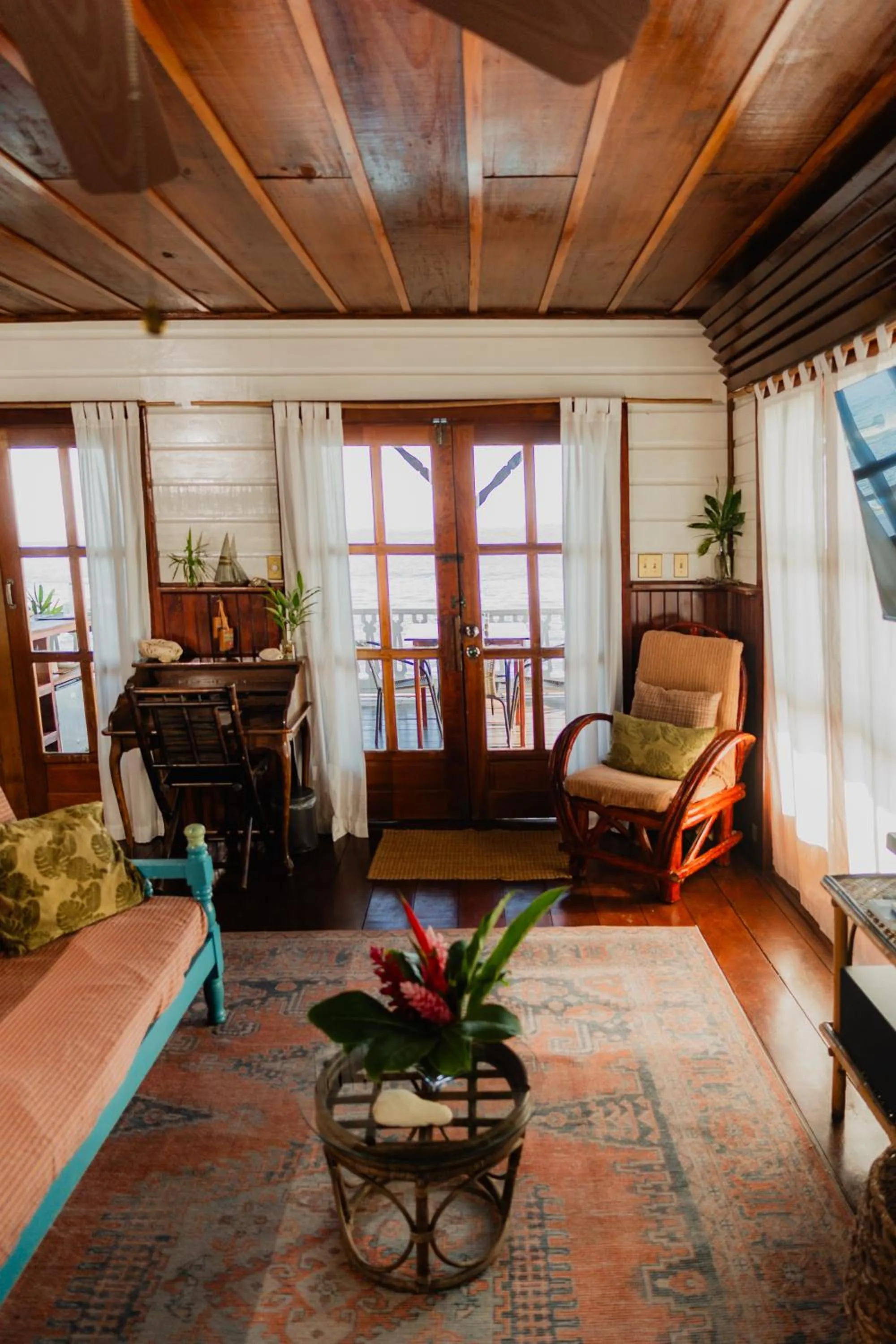 TV and multimedia in Casa Acuario Boutique Hotel