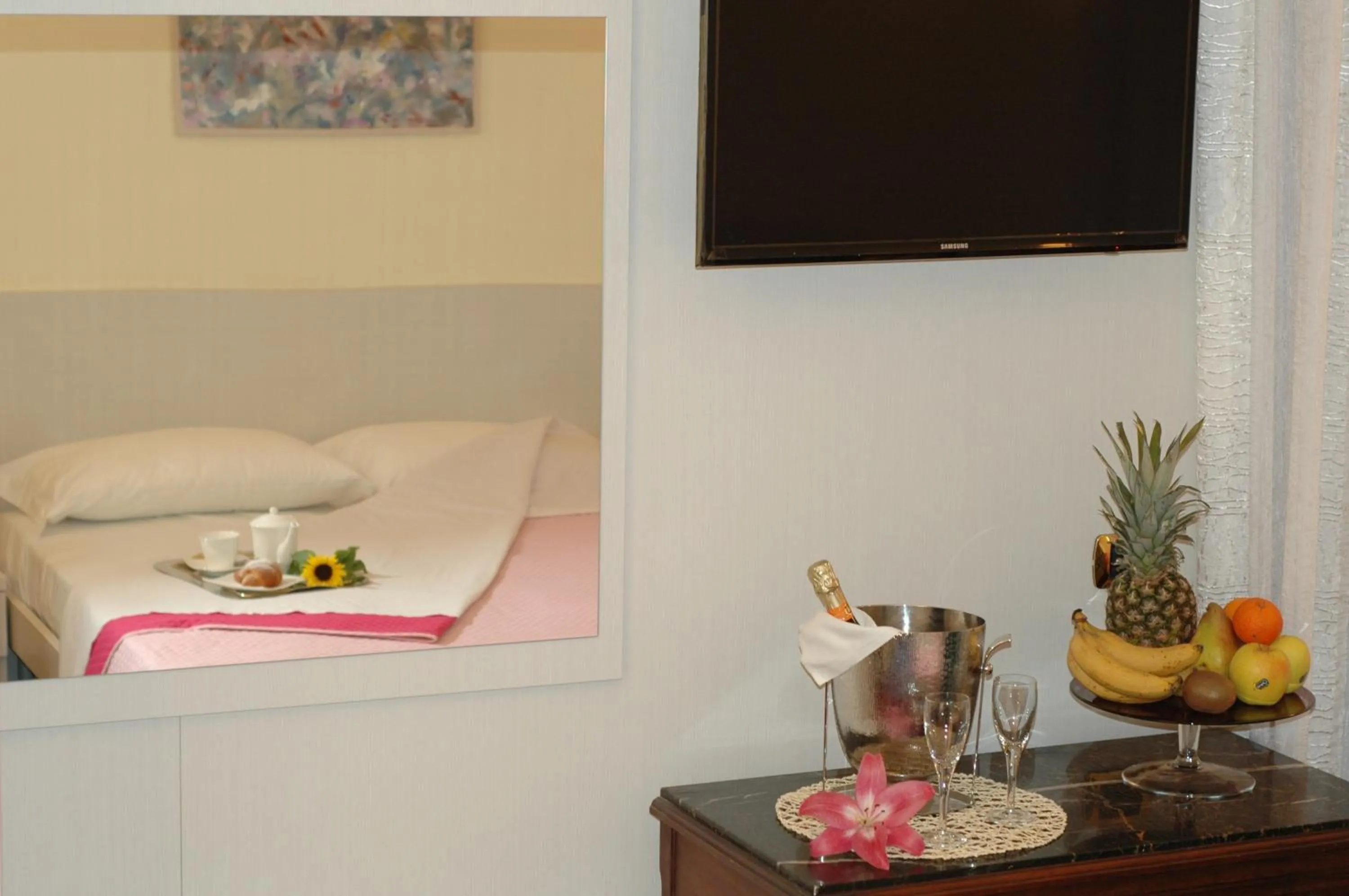 Photo of the whole room, Bed in B&B Nelly