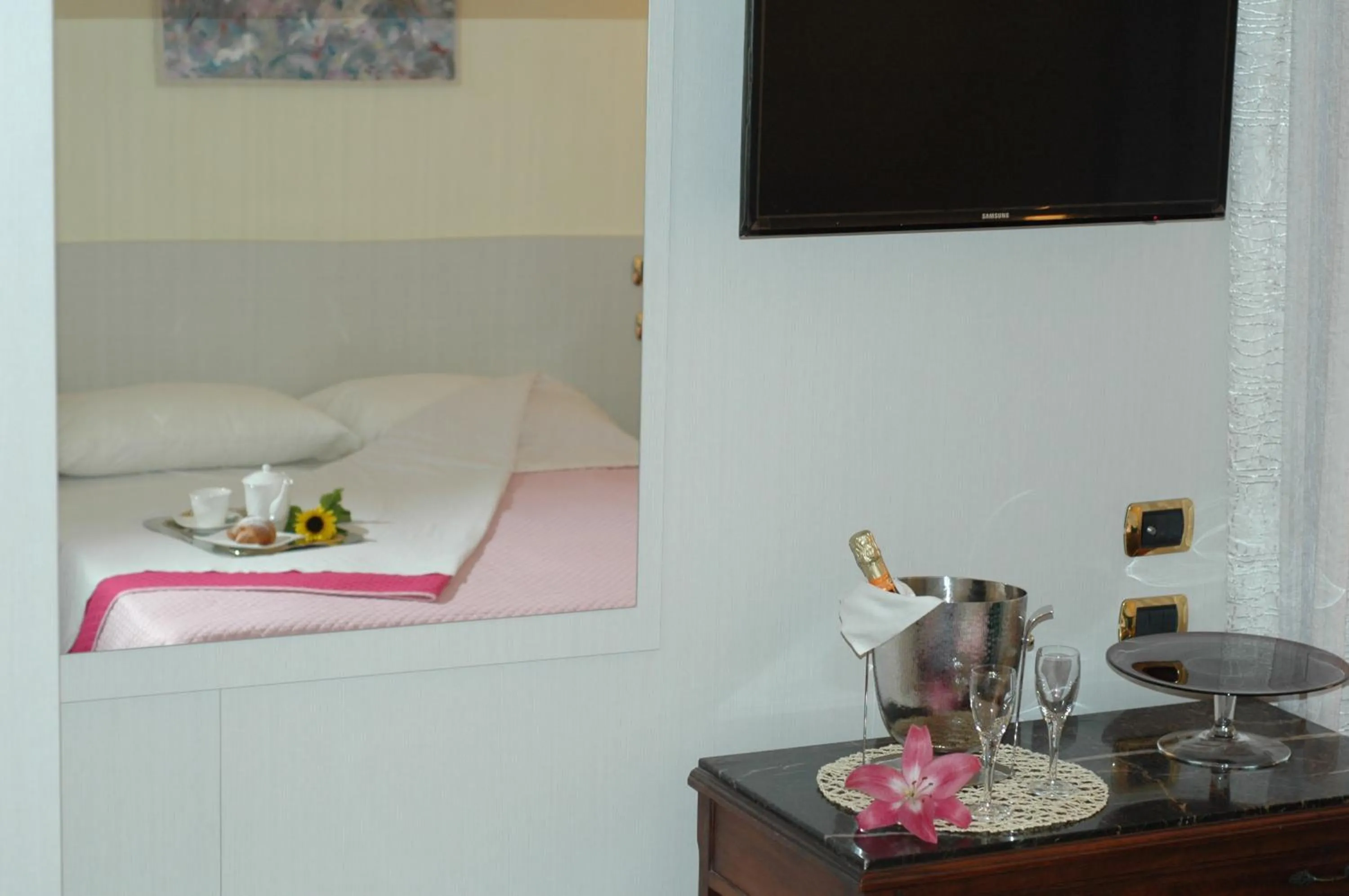 Photo of the whole room, Bed in B&B Nelly