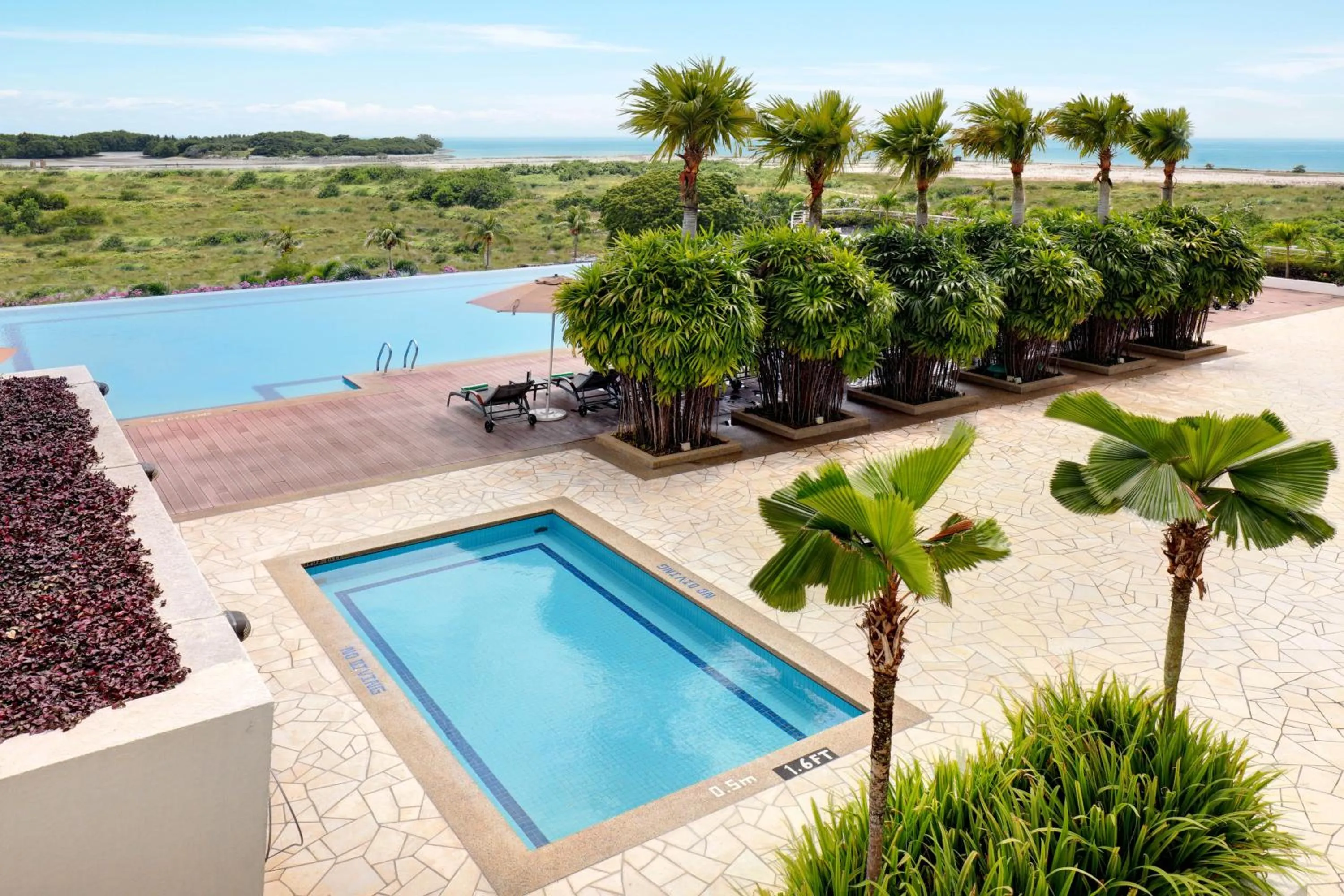 Swimming pool in Holiday Inn Melaka by IHG