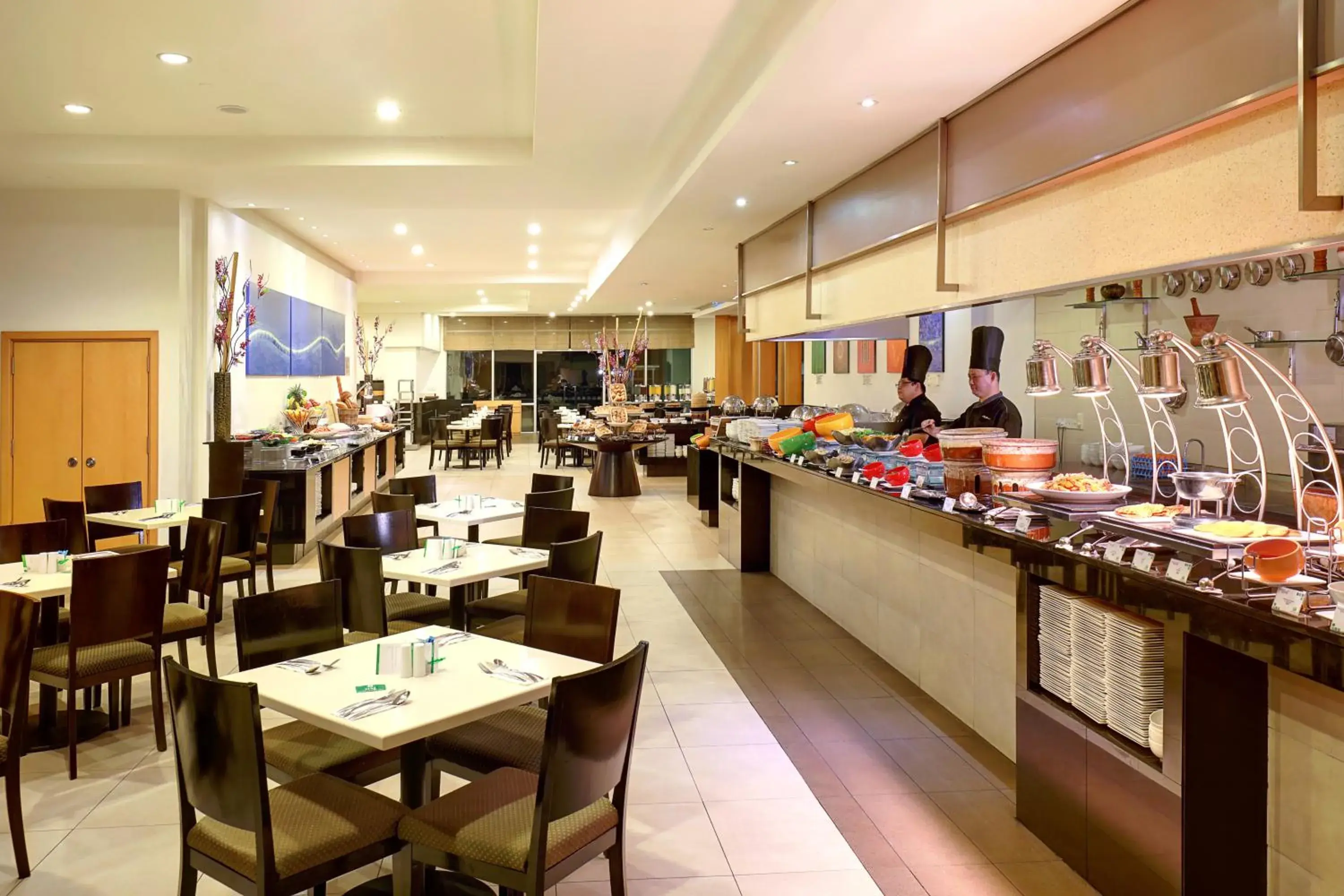 Restaurant/places to eat in Holiday Inn Melaka by IHG Restaurant/places to eat in Holiday Inn Melaka by IHG