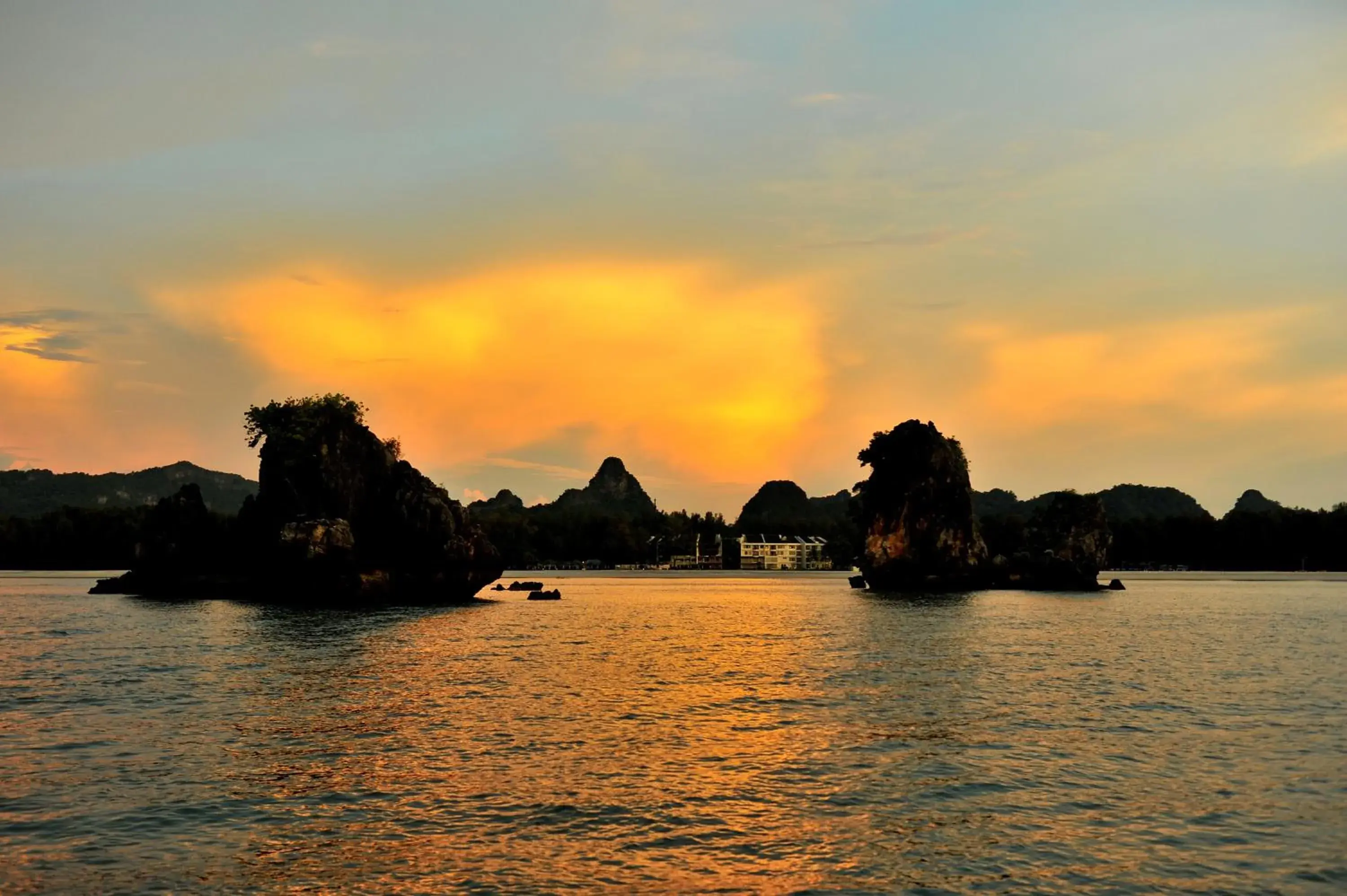 Facade/entrance in Tanjung Rhu Resort Facade/entrance in Tanjung Rhu Resort