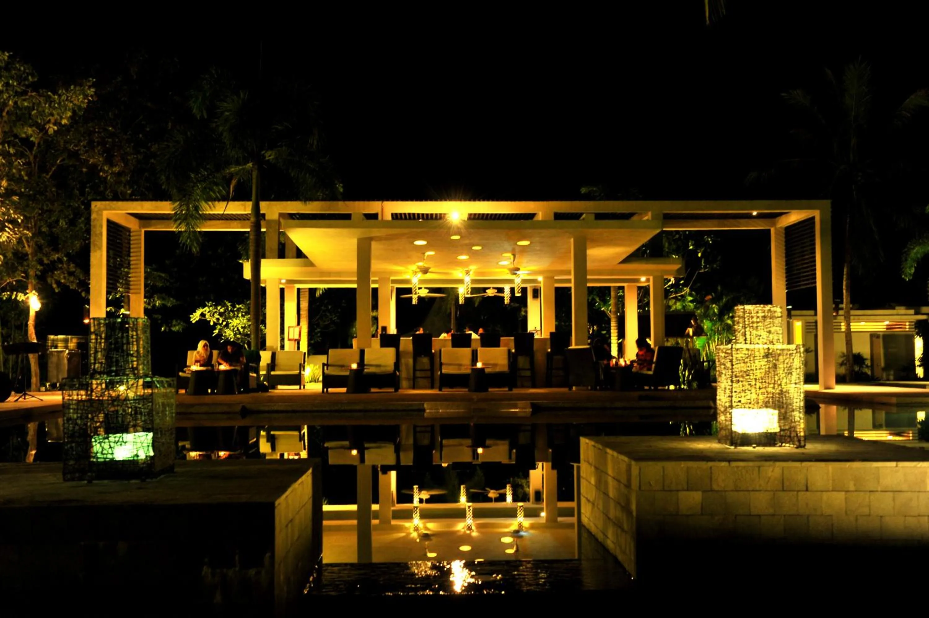 Lounge or bar in Tanjung Rhu Resort