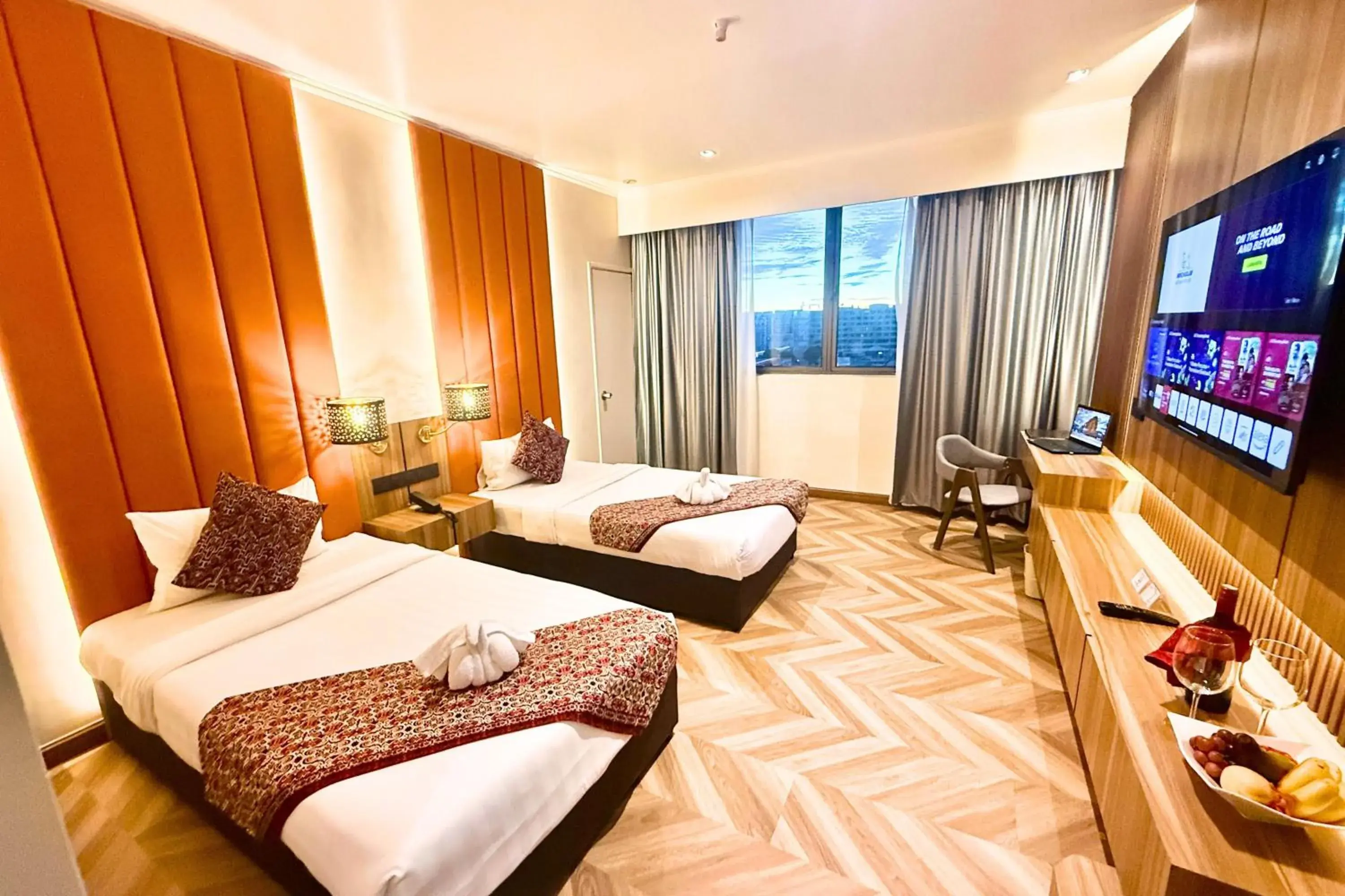 Deluxe Twin Room with Hill View in Hotel Shangri-la Kota Kinabalu Deluxe Twin Room with Hill View in Hotel Shangri-la Kota Kinabalu