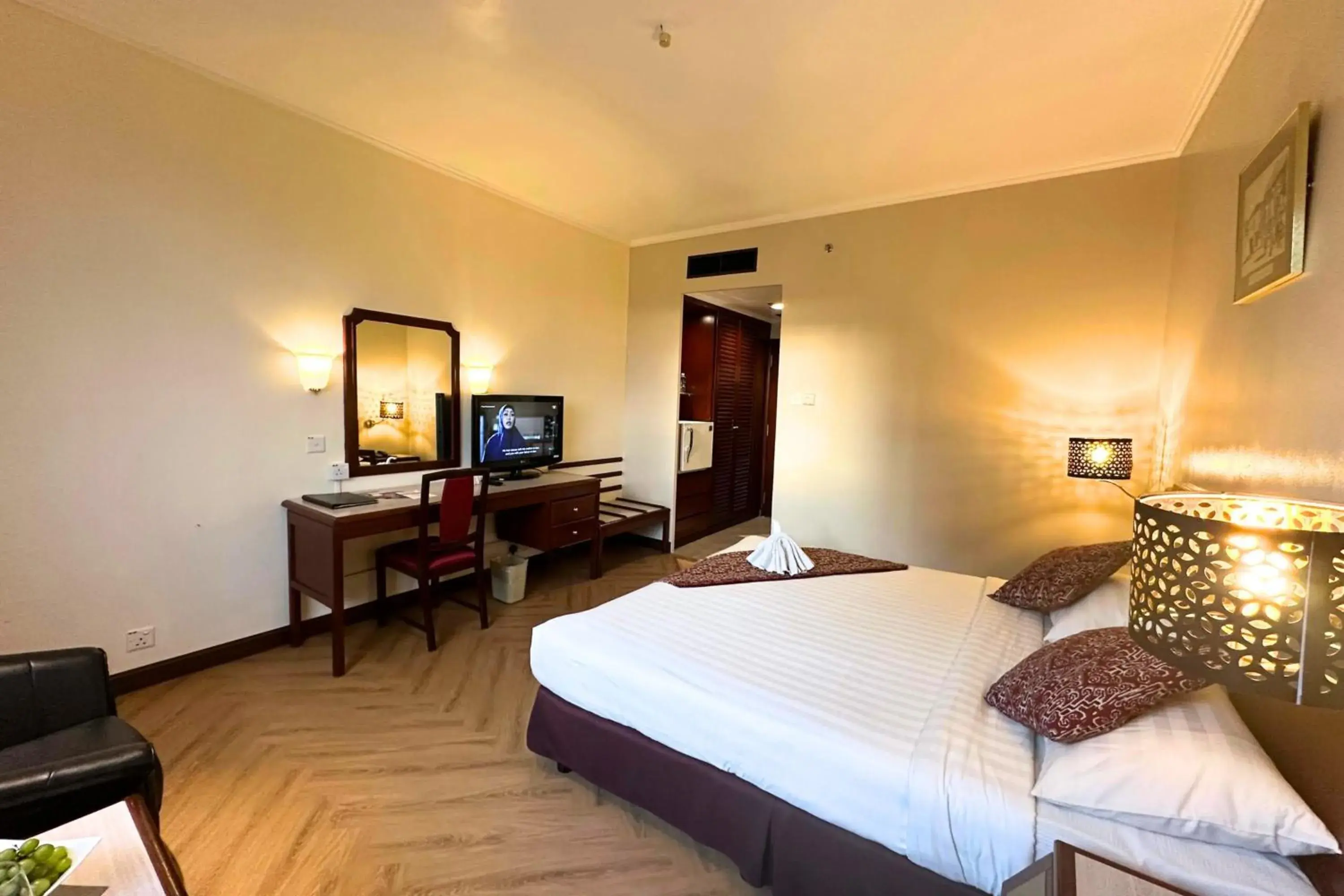 Superior King City View Room in Hotel Shangri-la Kota Kinabalu Superior King City View Room in Hotel Shangri-la Kota Kinabalu