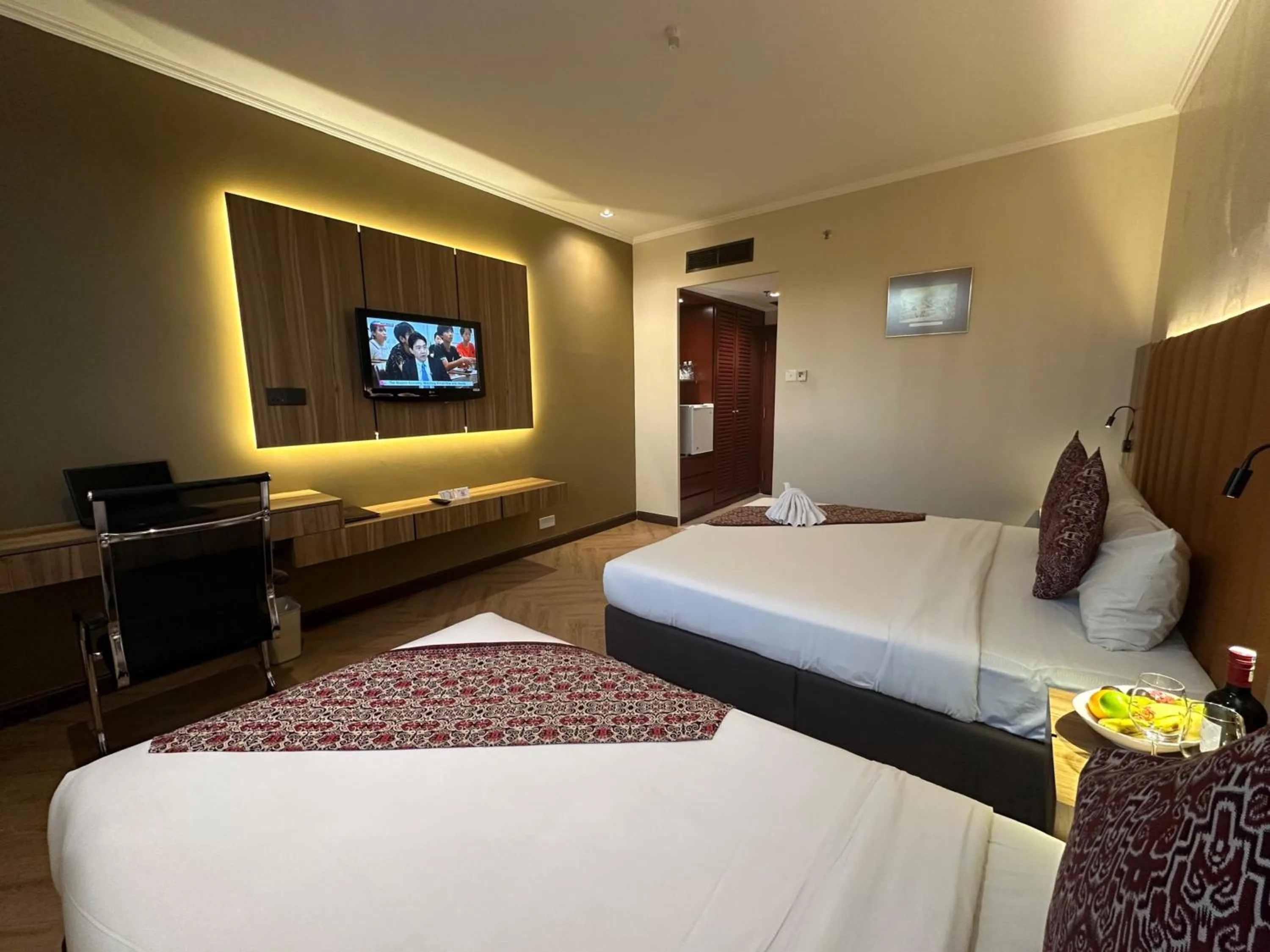 Bed in Hotel Shangri-la Kota Kinabalu